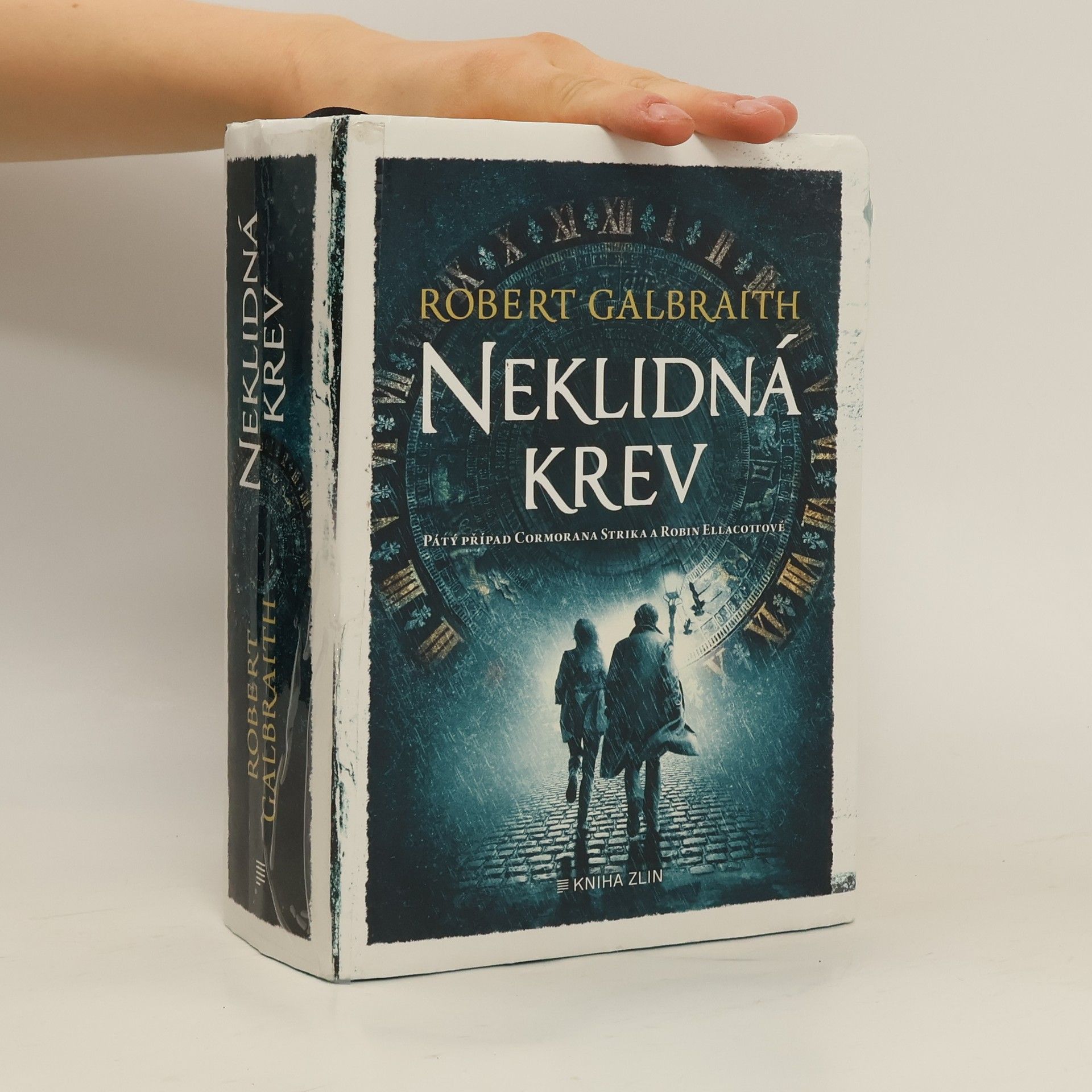 Robert Galbraith Neklidná krev