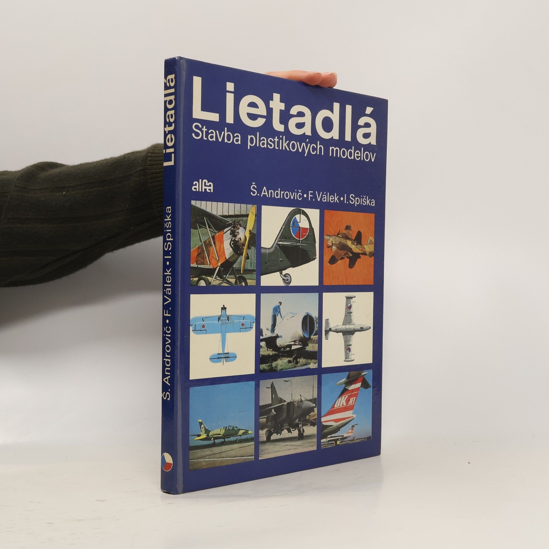 Lietadlá. Stavba plastikových modelov