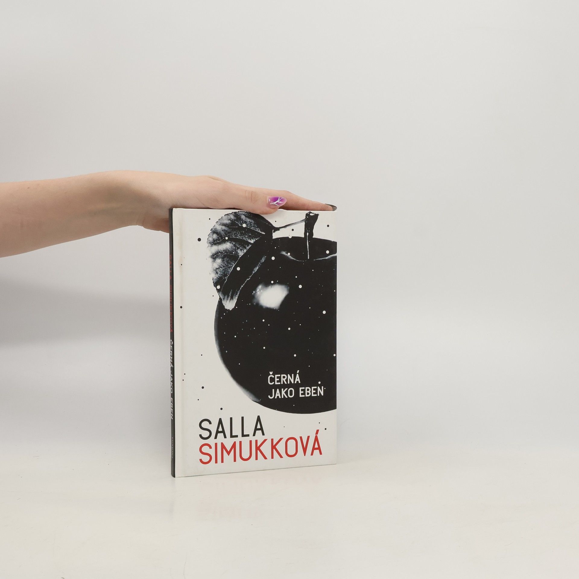 Salla Simukka Černá jako eben