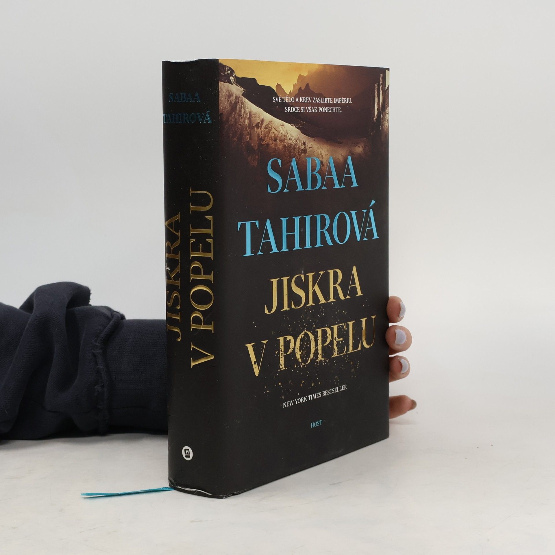 Sabaa Tahir Jiskra v popelu