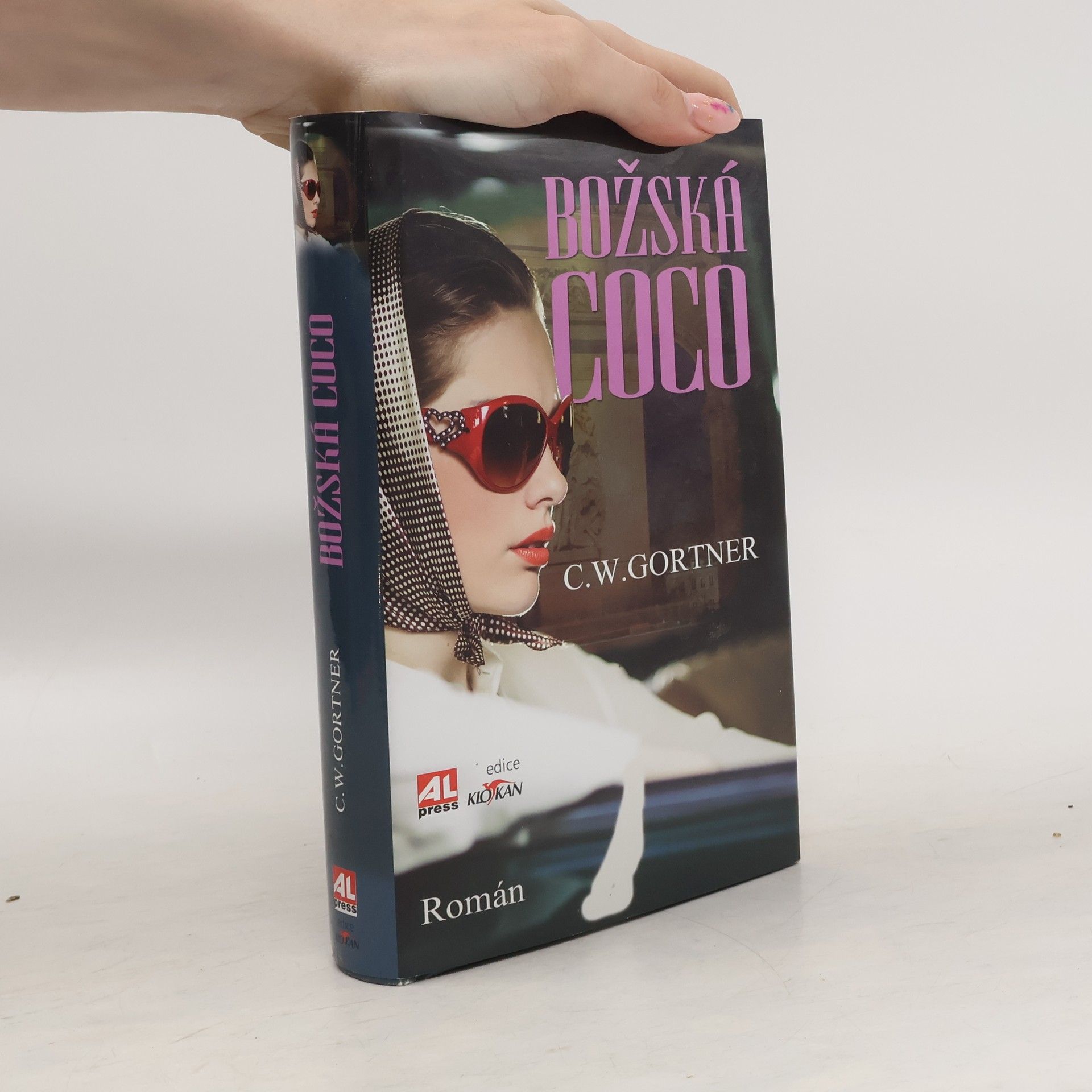 C. W. Gortner Božská Coco