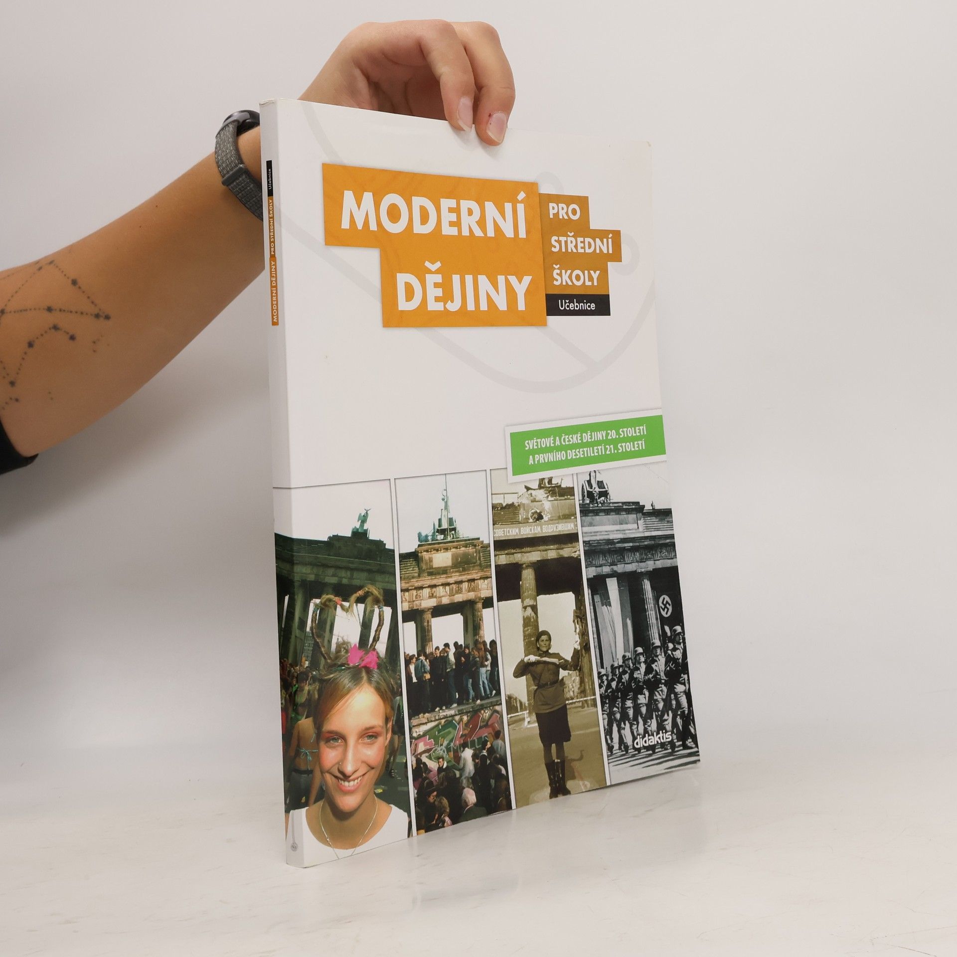 Jan Čurda Moderní dějiny pro střední školy: Světové a české dějiny 20. století a prvního desetiletí 21. století