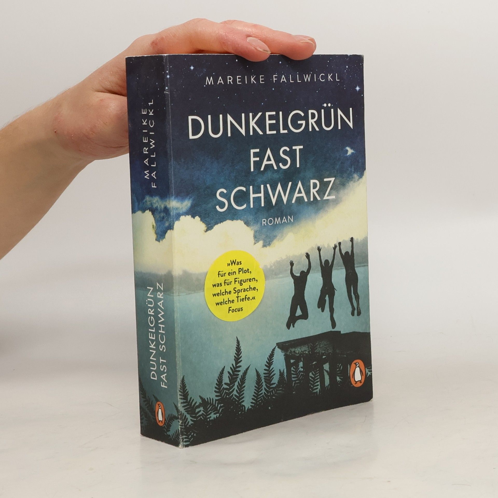 Mareike Fallwickl Dunkelgrün fast schwarz