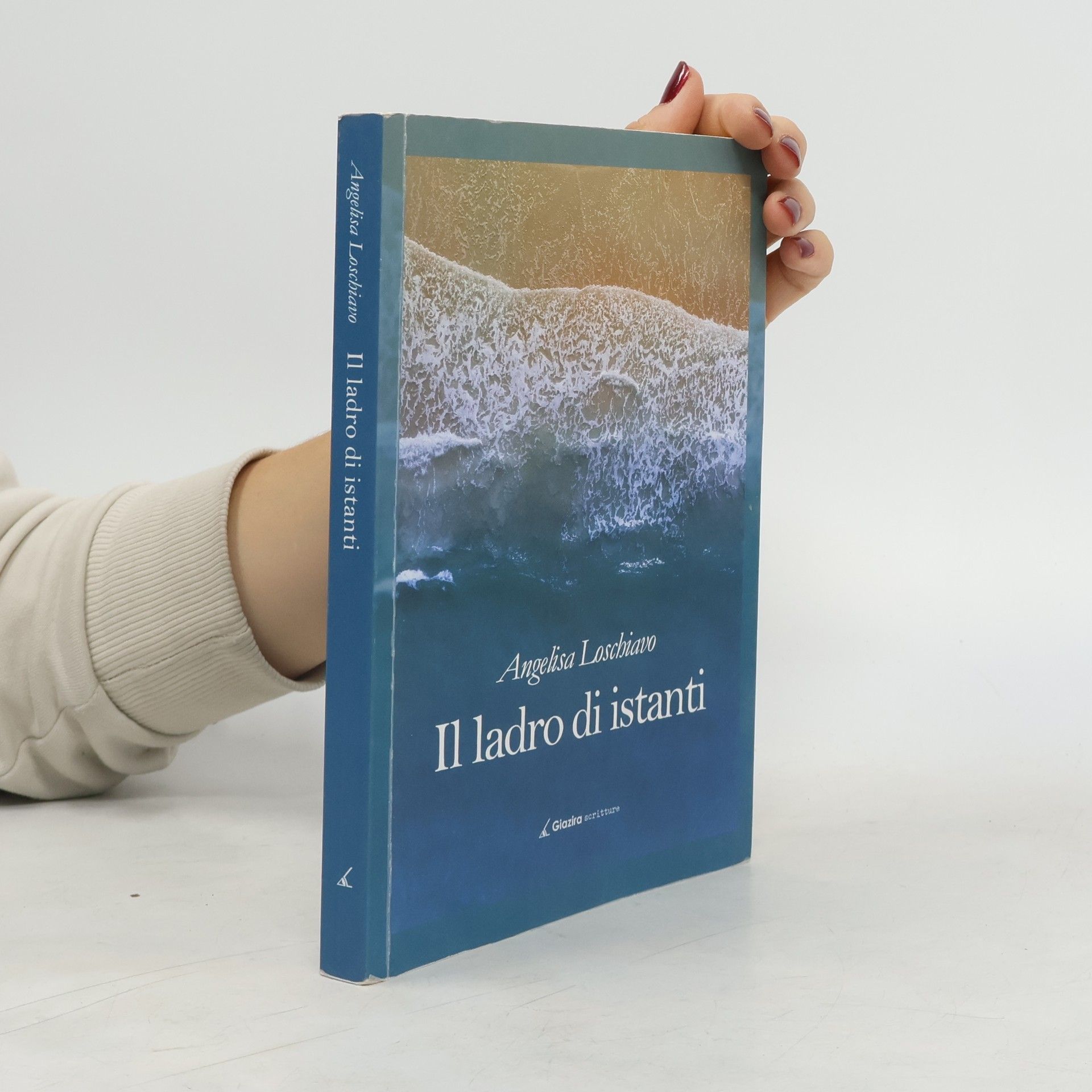 Angelisa Loschiavo Il ladro di istanti