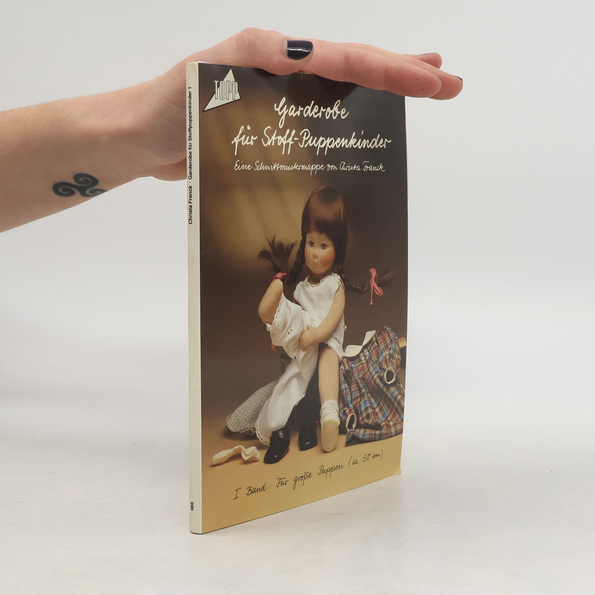 AA.VV. Garderobe für Stoff-Puppenkinder