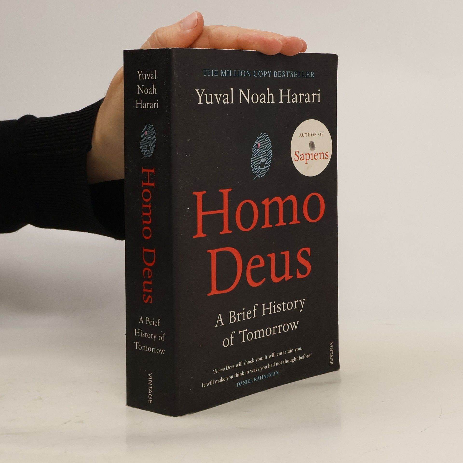 Yuval Noah Harari Homo Deus. A Brief History of Tomorrow