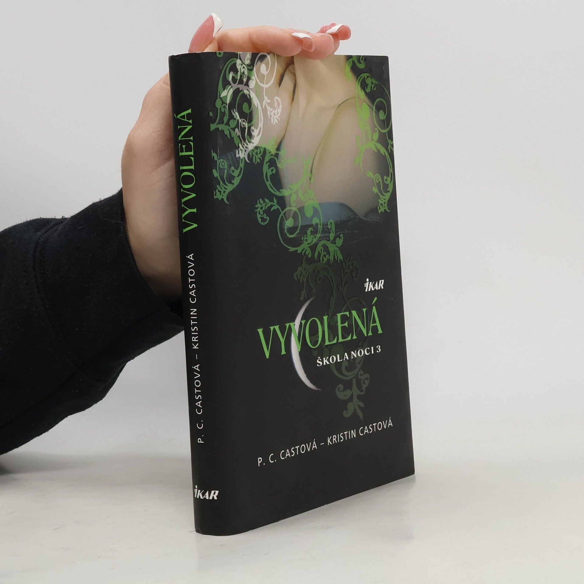 Phyllis Christine Cast Vyvolená