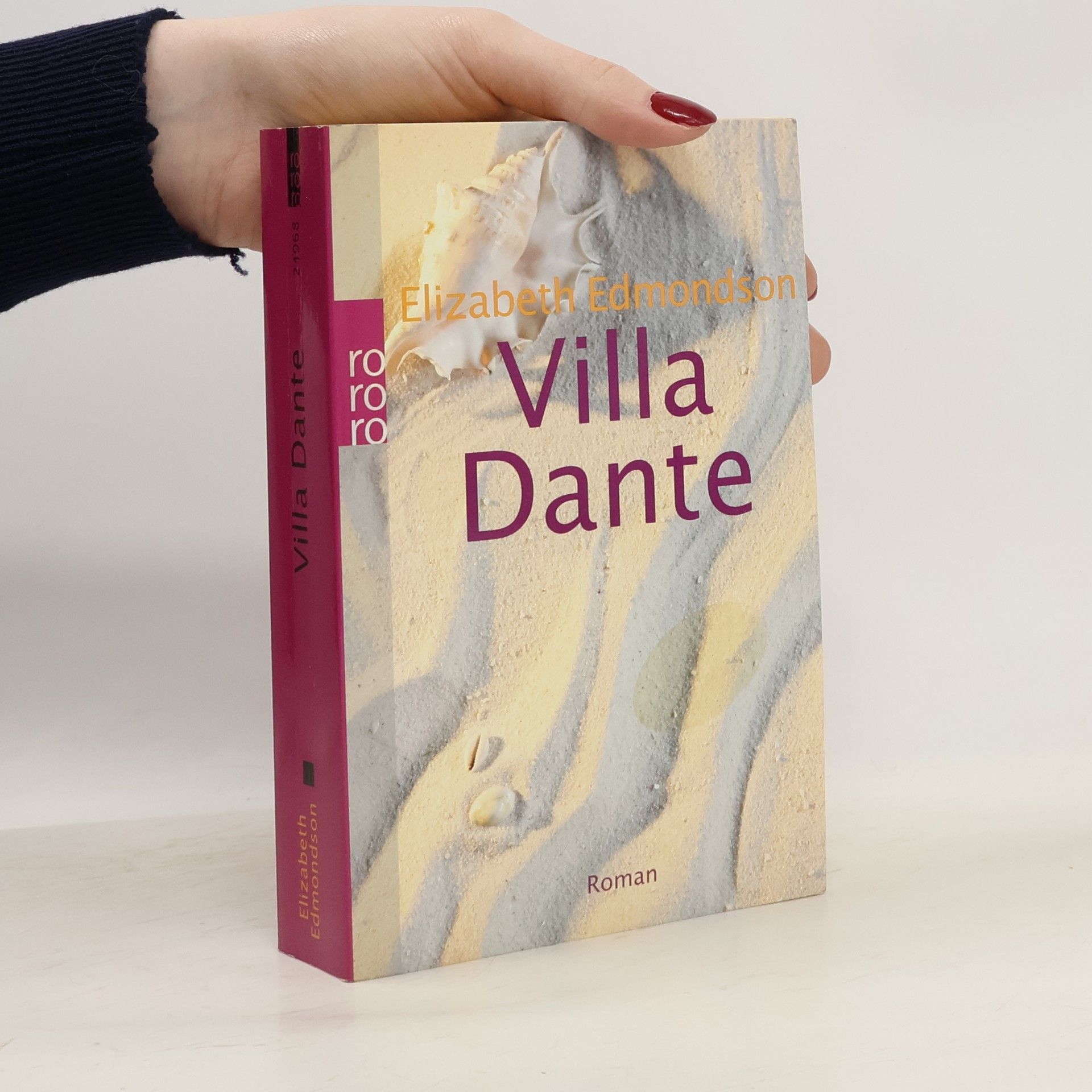 Elizabeth Aston Villa Dante