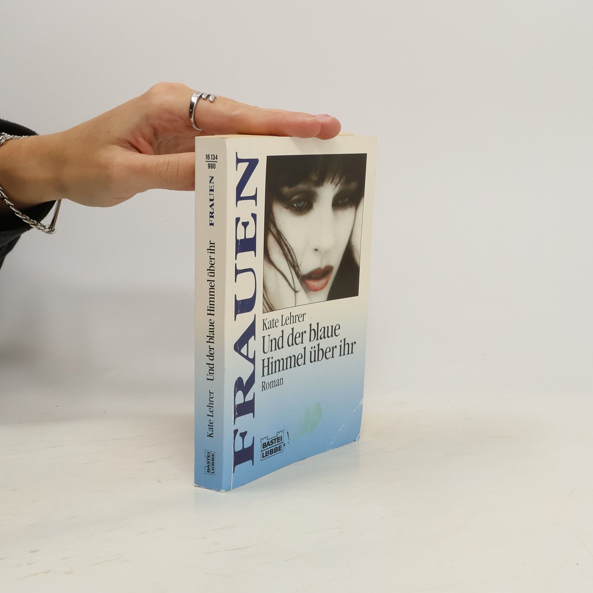 Kate Lehrer Und der blaue Himmel über ihr