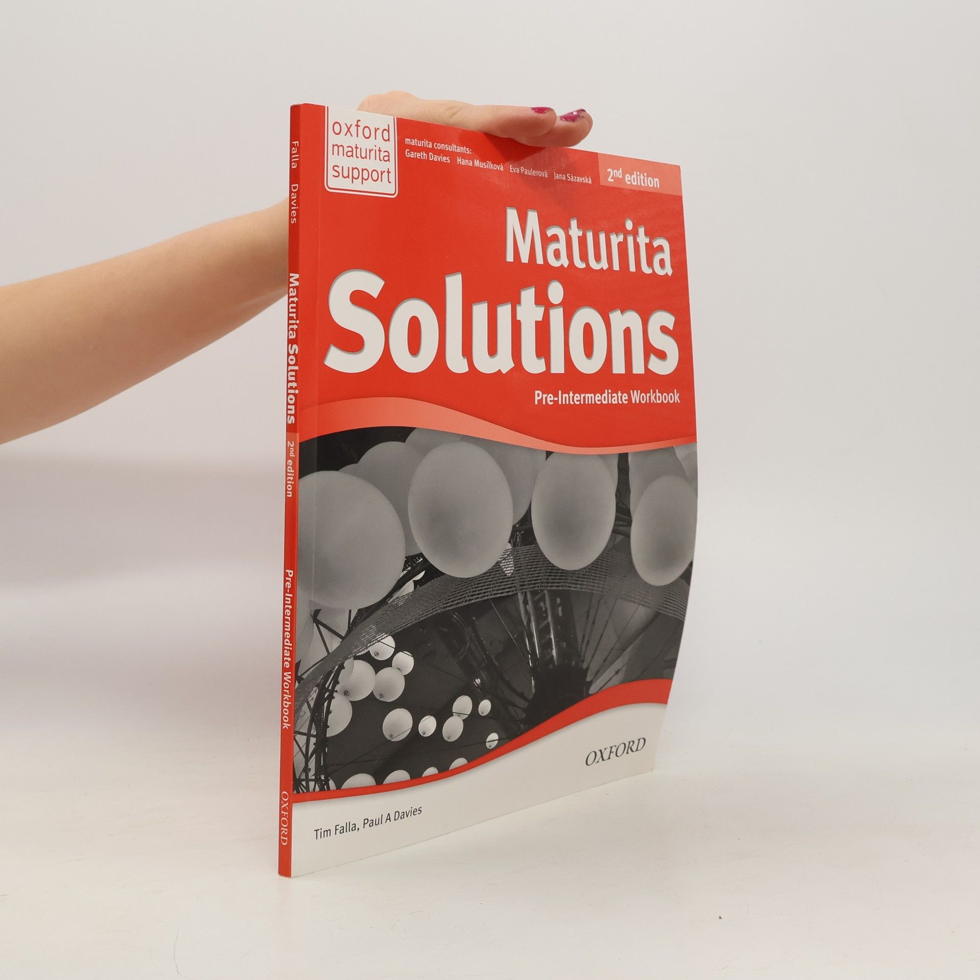 Gareth Davies Maturita Solutions. Pre-Intermediate Workbook
