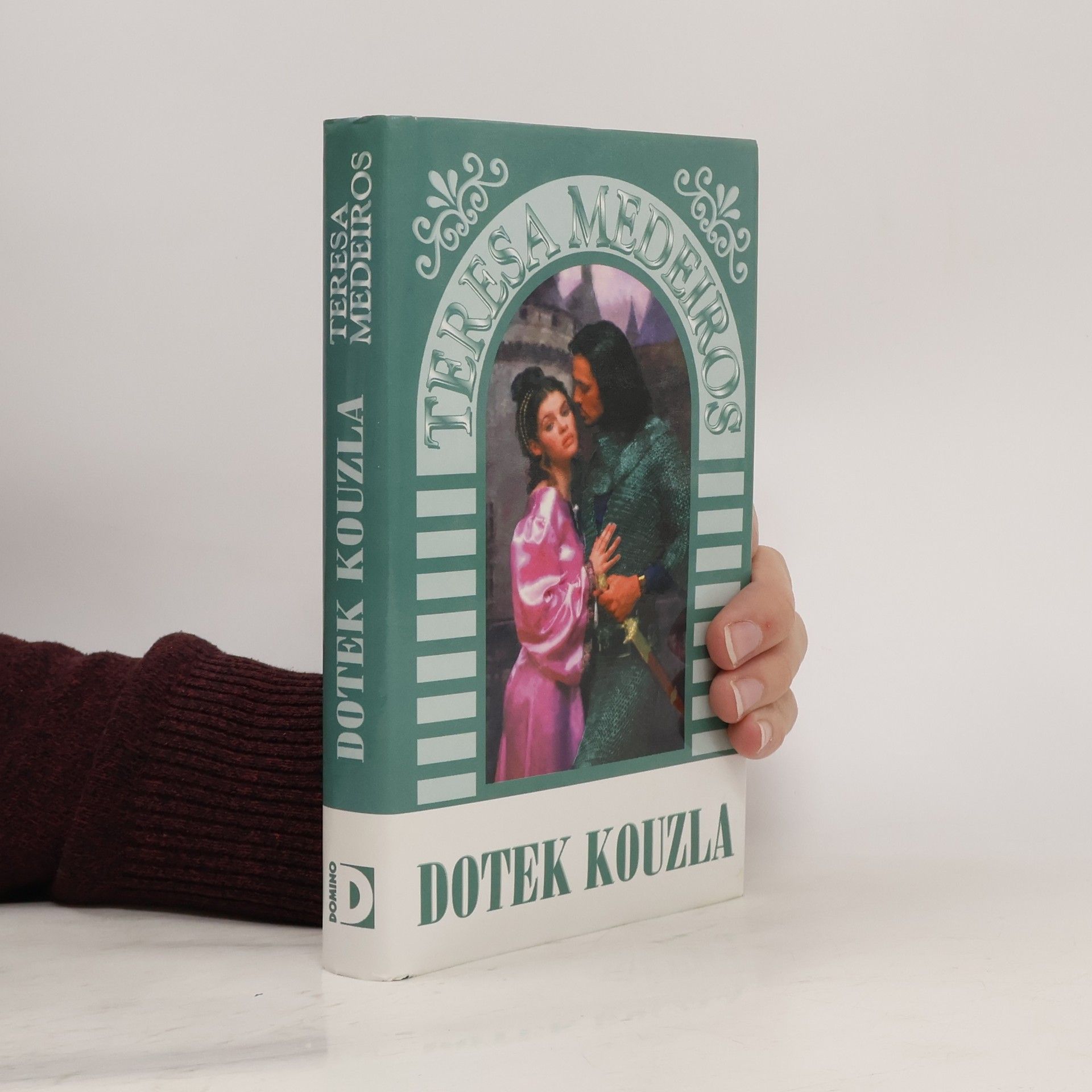 Teresa Medeiros Dotek kouzla