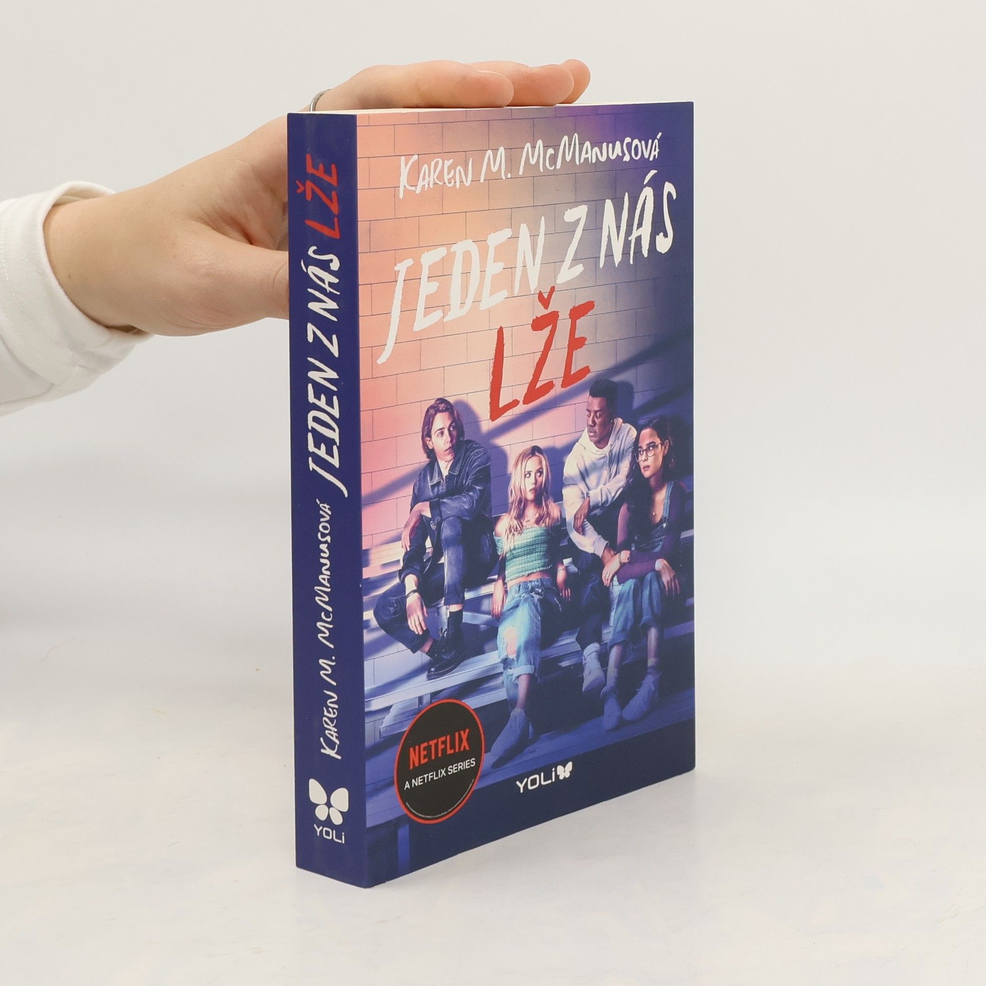 Karen M. McManus Jeden z nás lže