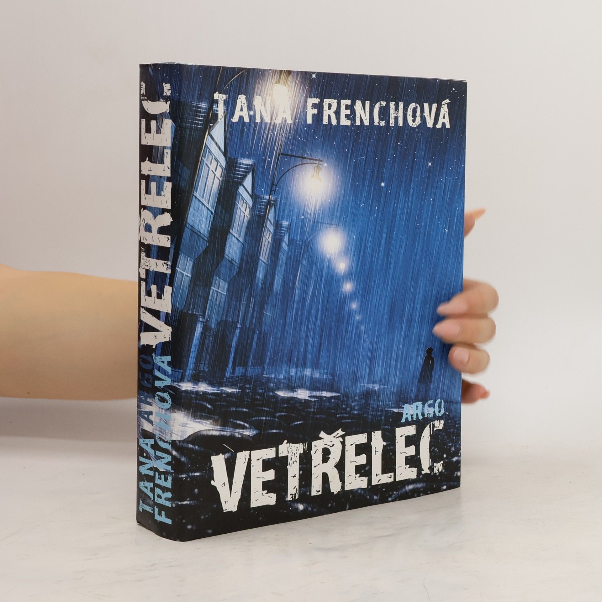Tana French Vetřelec