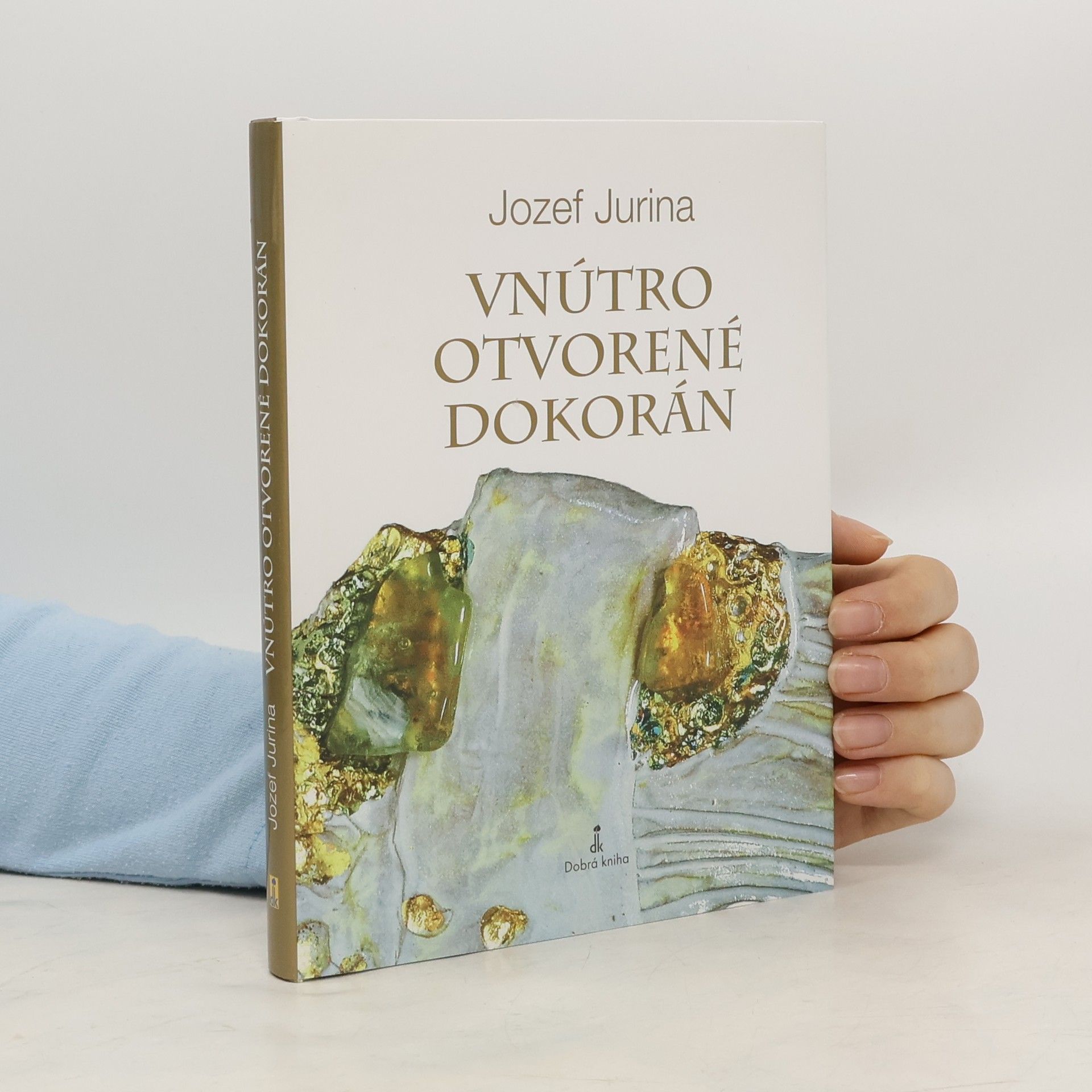 Vnútro otvorené dokorán