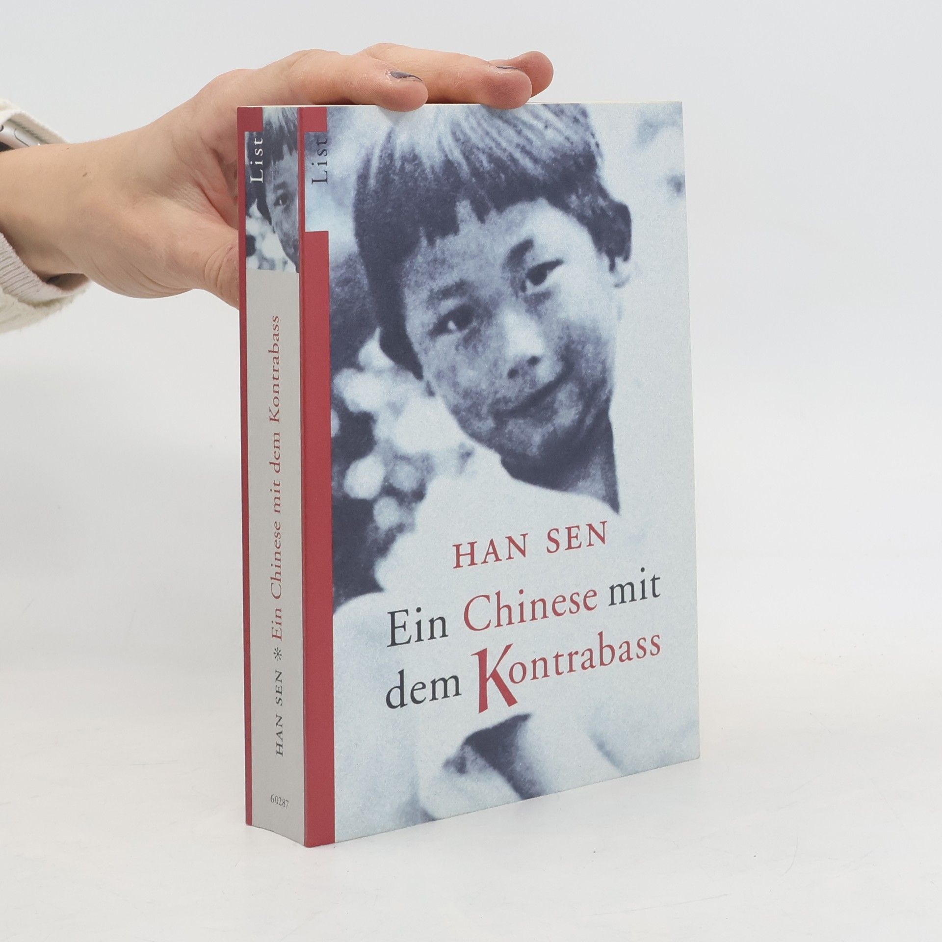 Ein Chinese mit dem Kontrabass