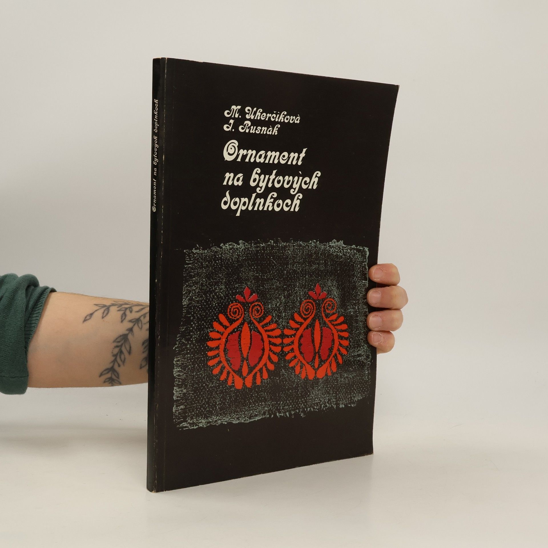 Ornament na bytových doplnkoch