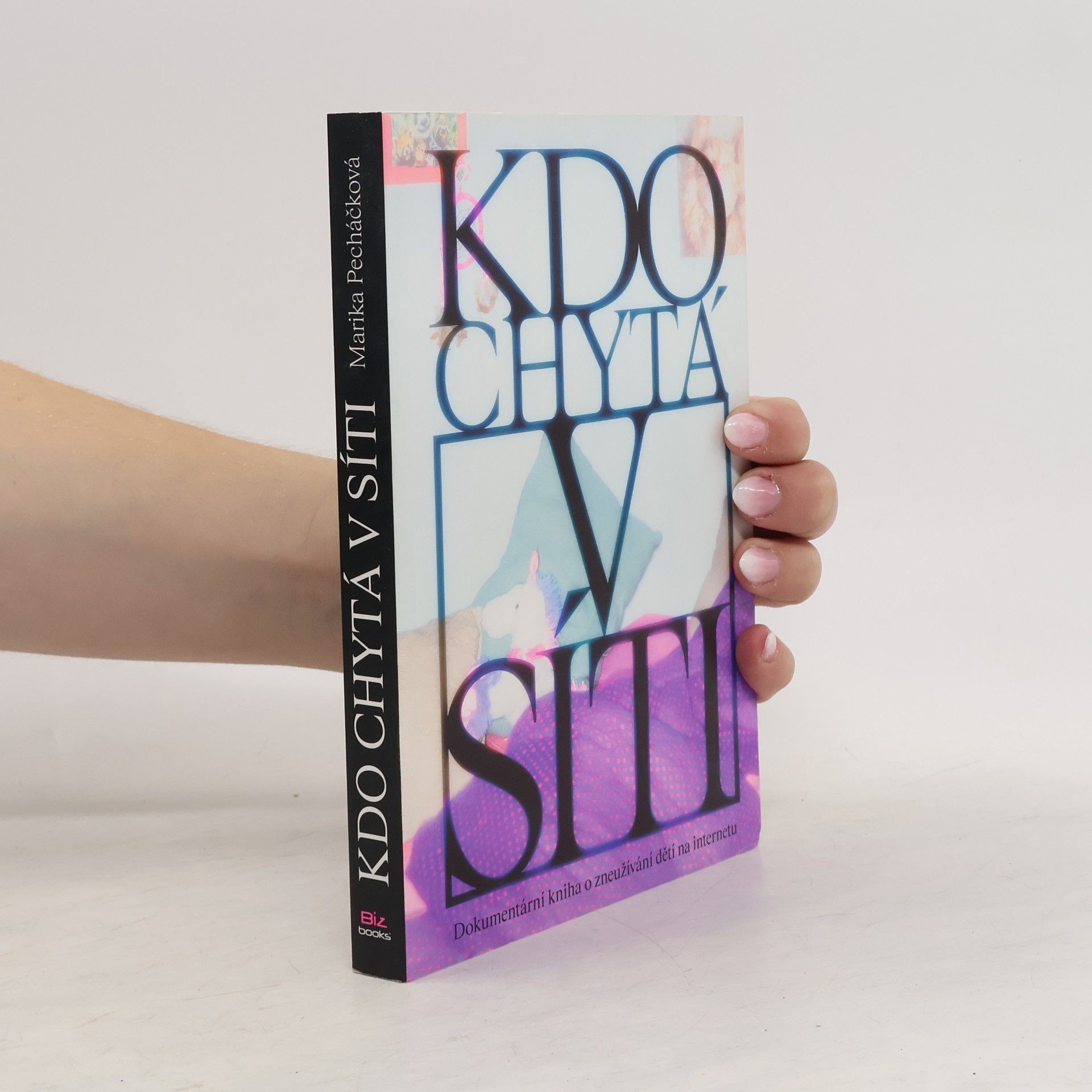 Marika Pecháčková Kdo chytá v síti