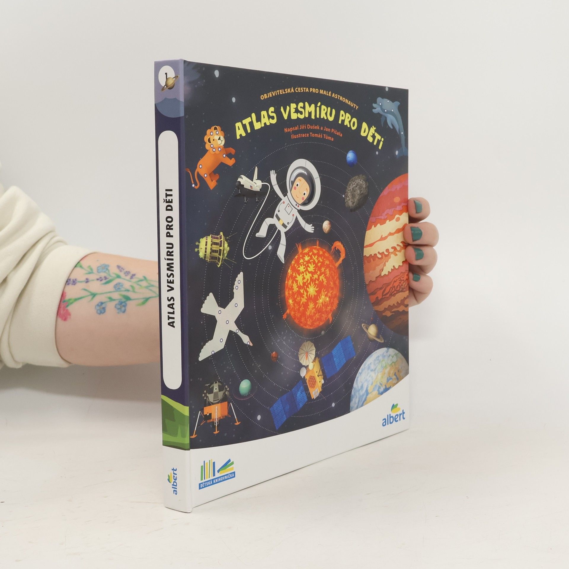 Atlas vesmíru pro děti: Objevitelská cesta pro malé astronauty