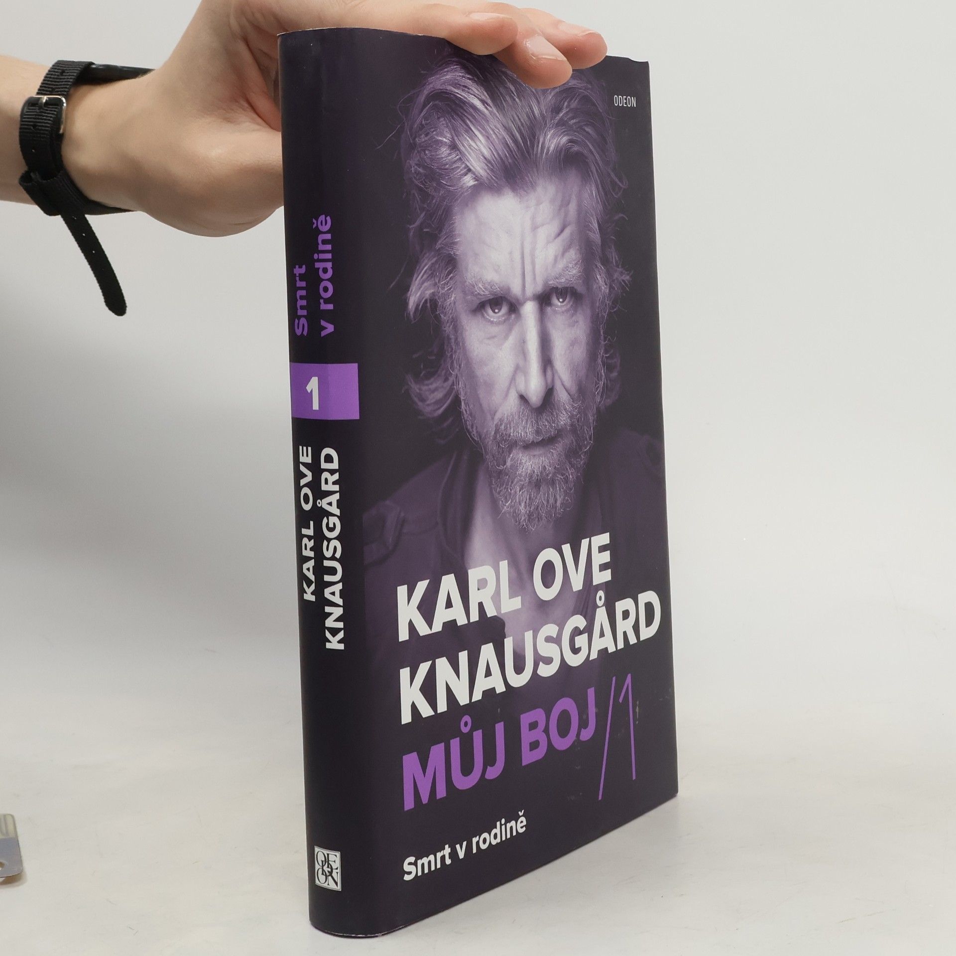 Karl Ove Knausgaard Můj boj. 1, Smrt v rodině
