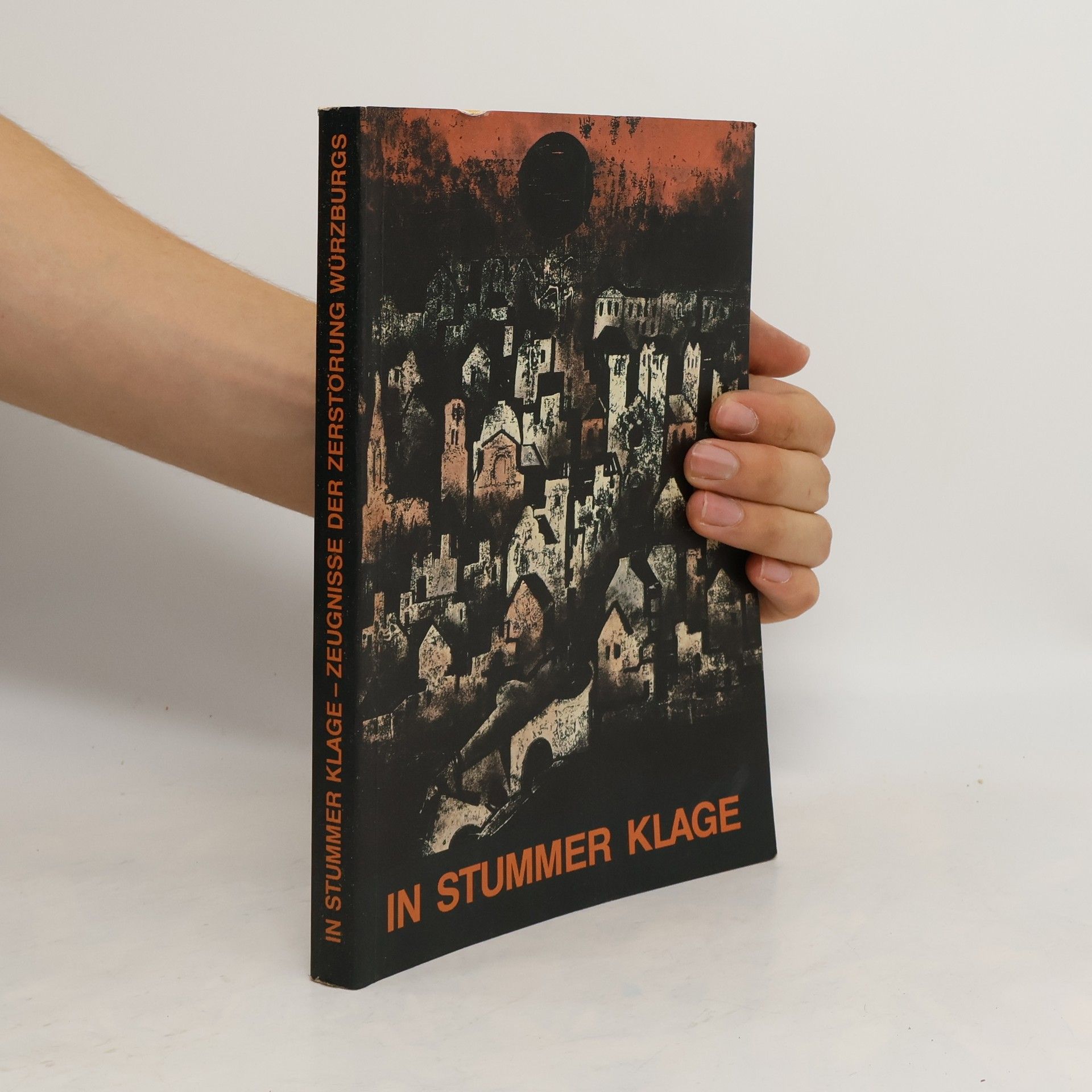 AA.VV. In stummer Klage