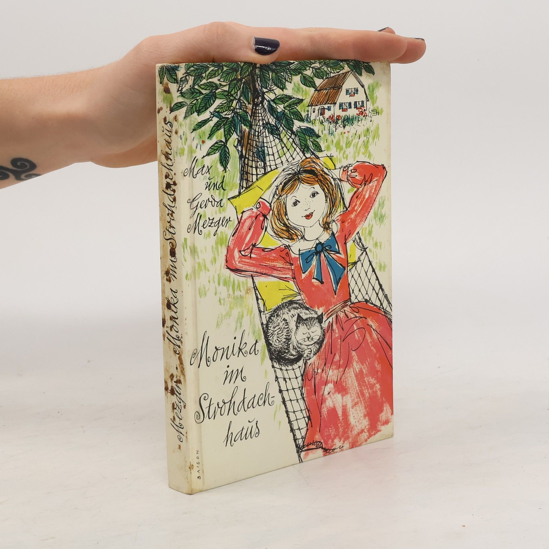 Monika im Strohdachhaus 