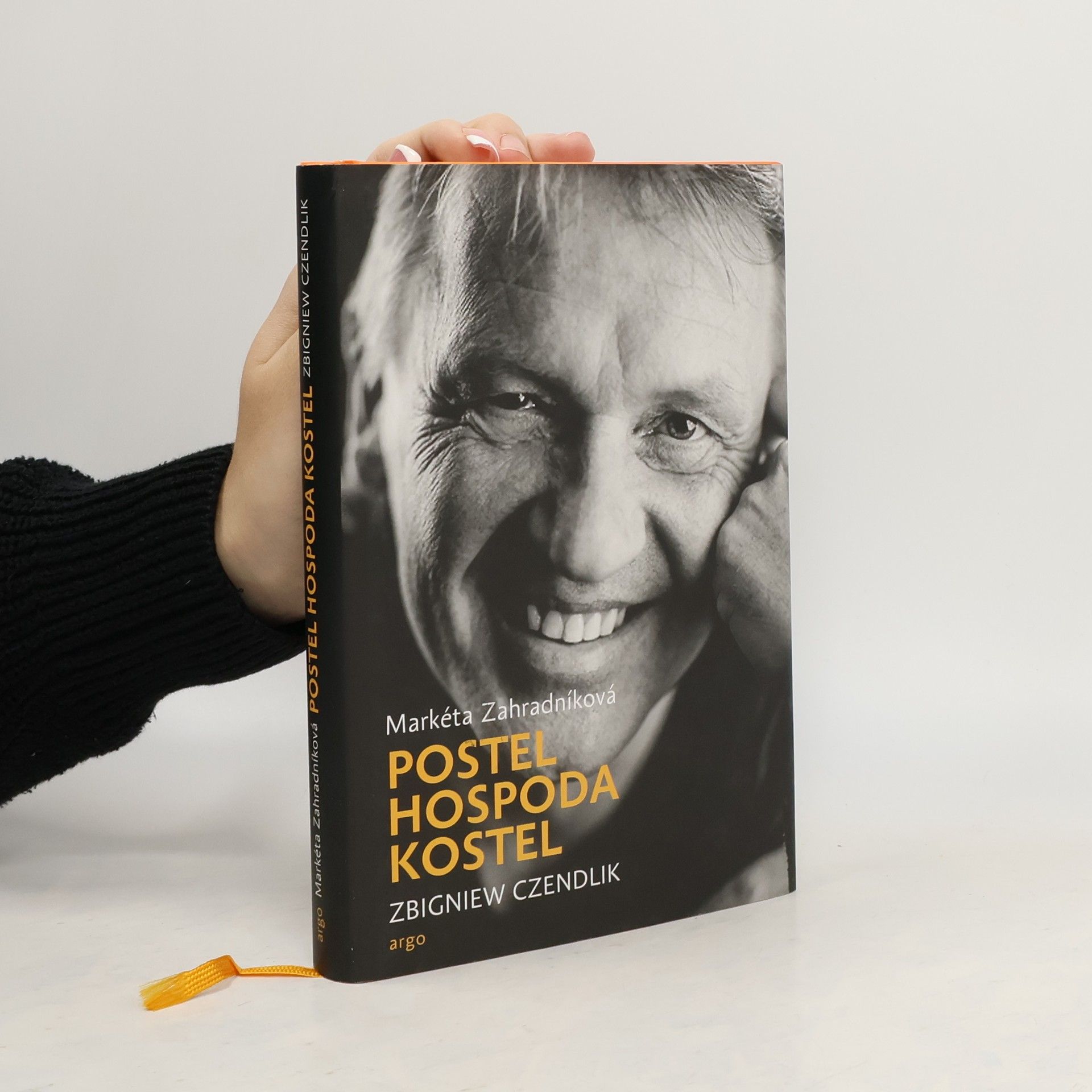 Zbigniew Czendlik Postel, hospoda, kostel