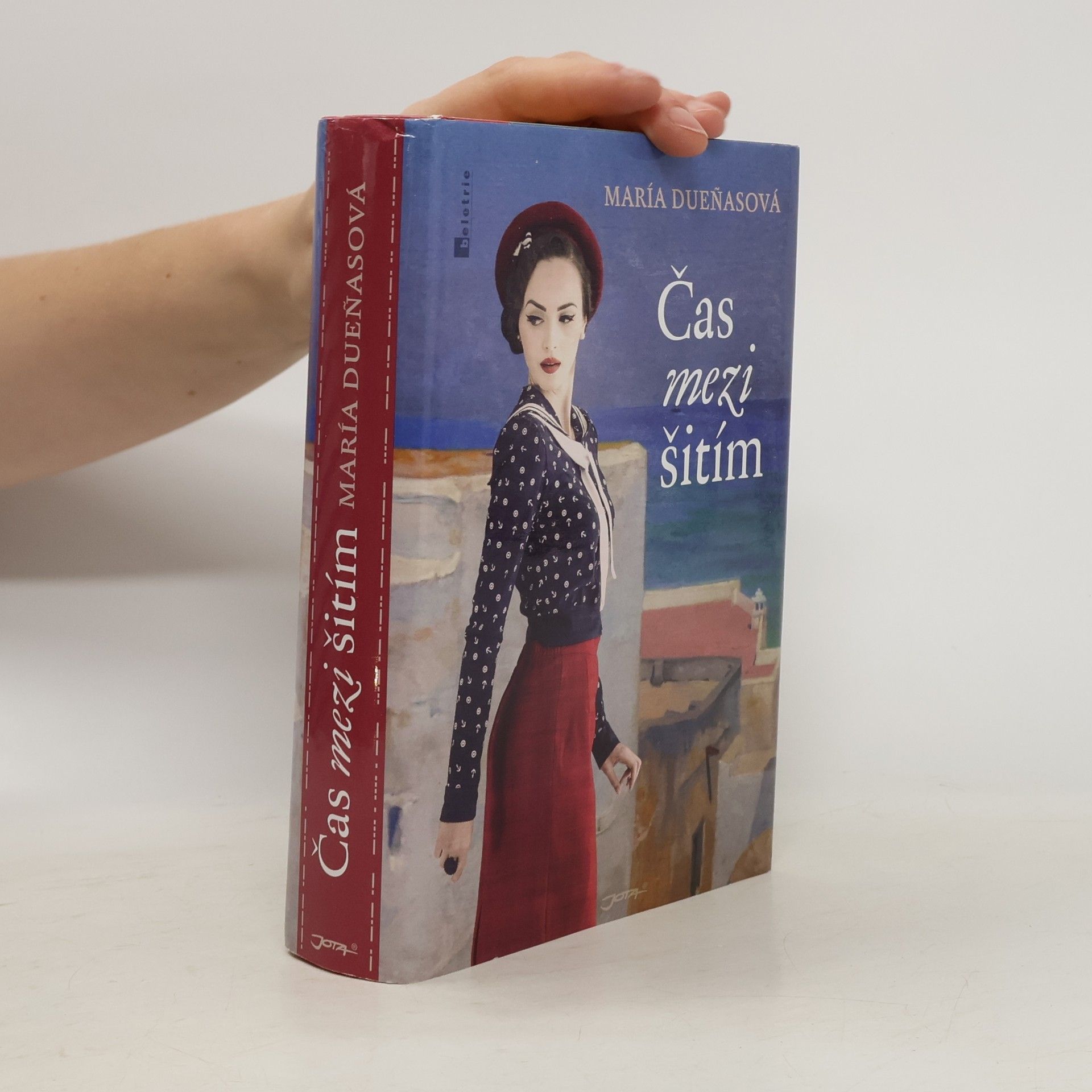 María Dueñas Čas mezi šitím