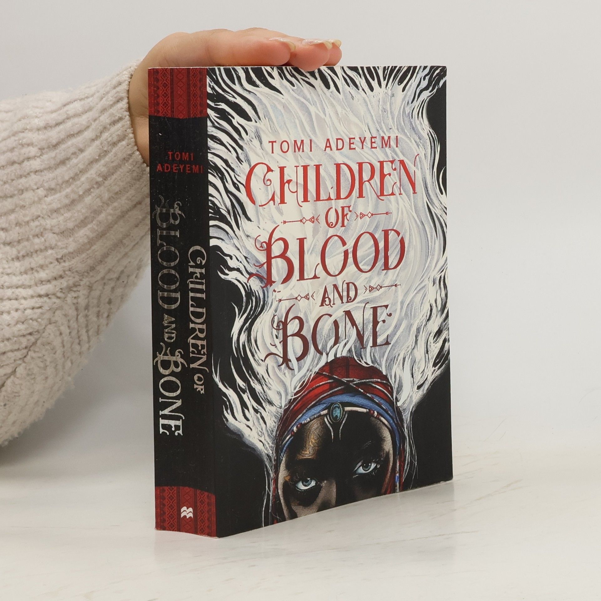 Tomi Adeyemi Children of blood and bone