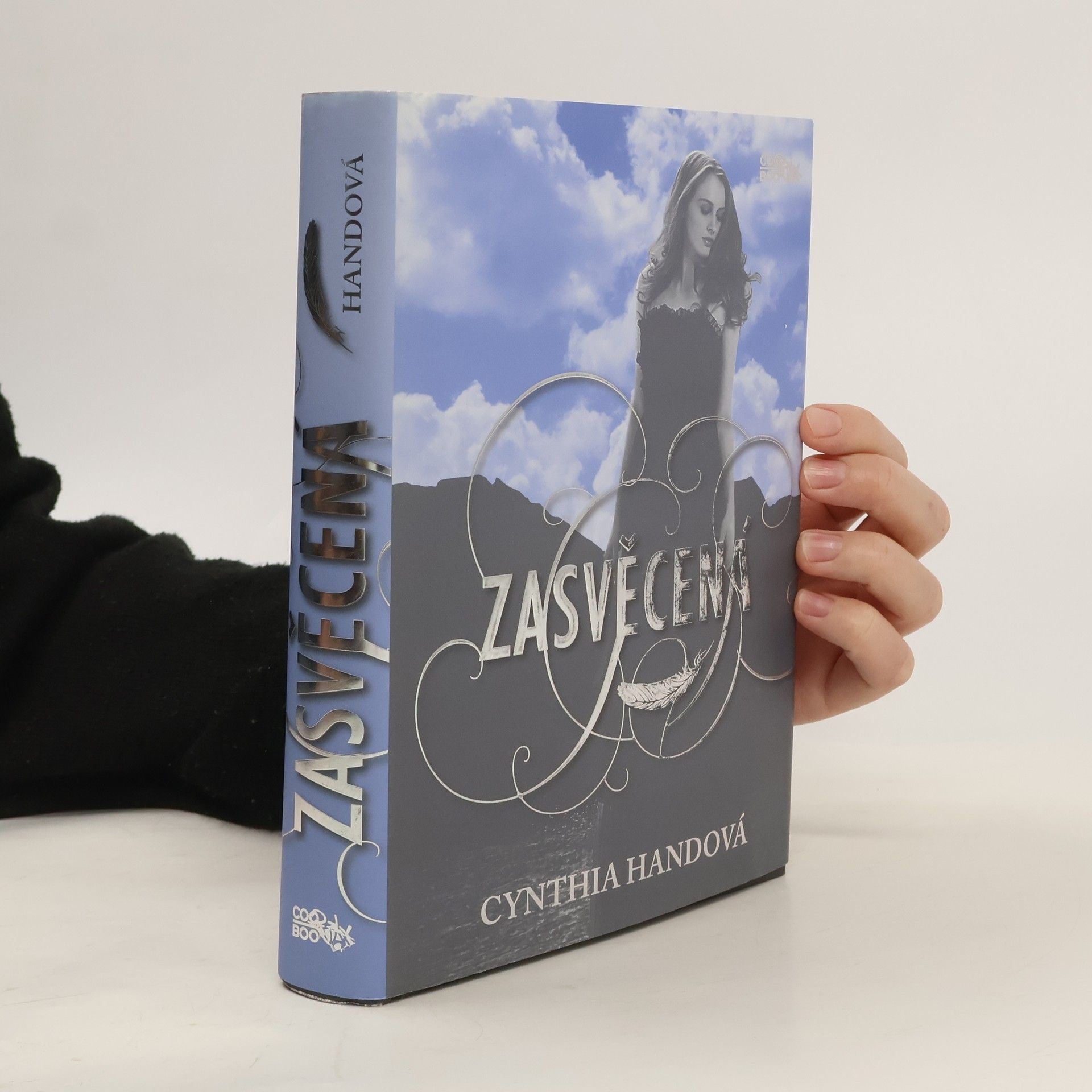 Cynthia Hand Zasvěcená. Druhý díl