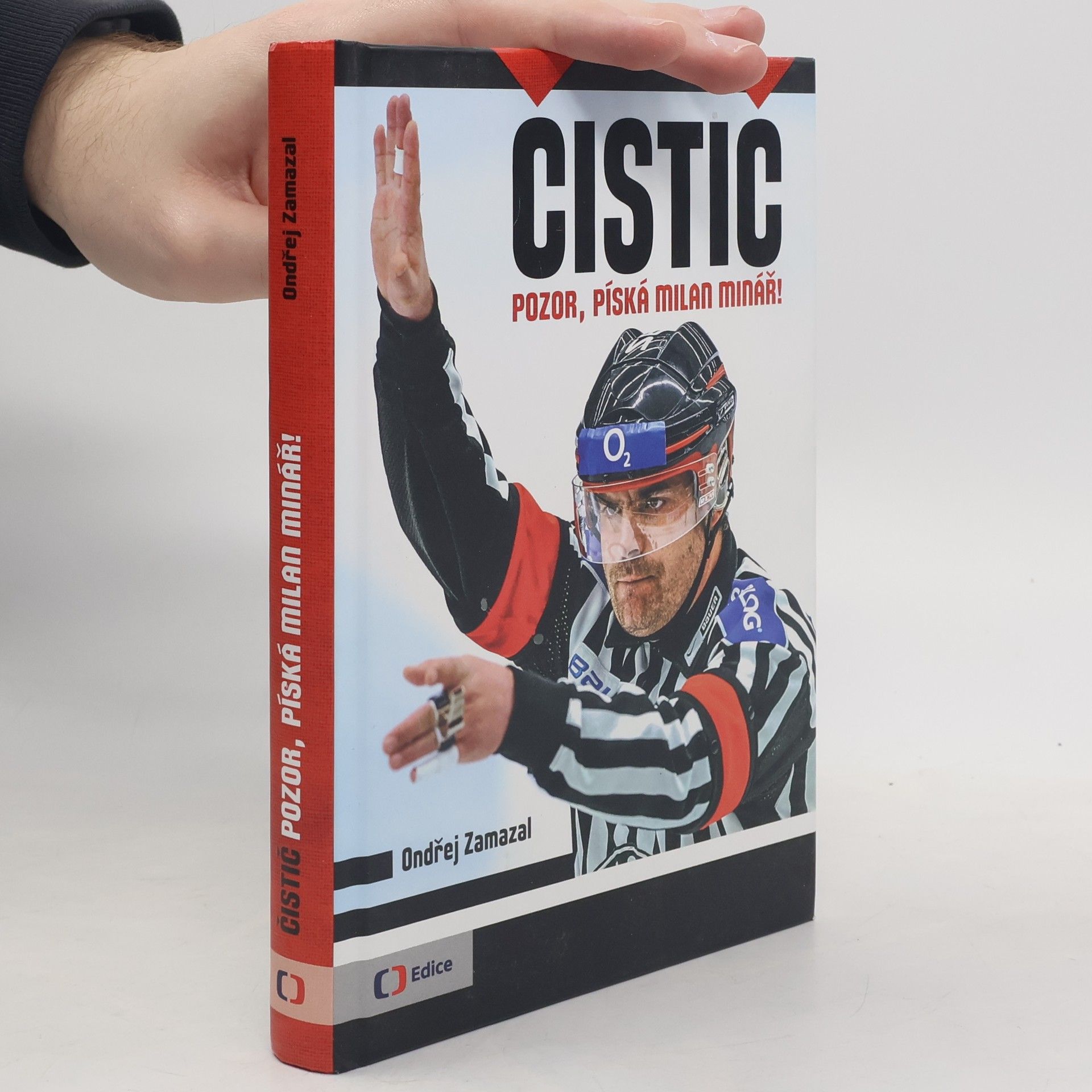 Ondřej Zamazal Čistič. Pozor, píská Milan Minář!