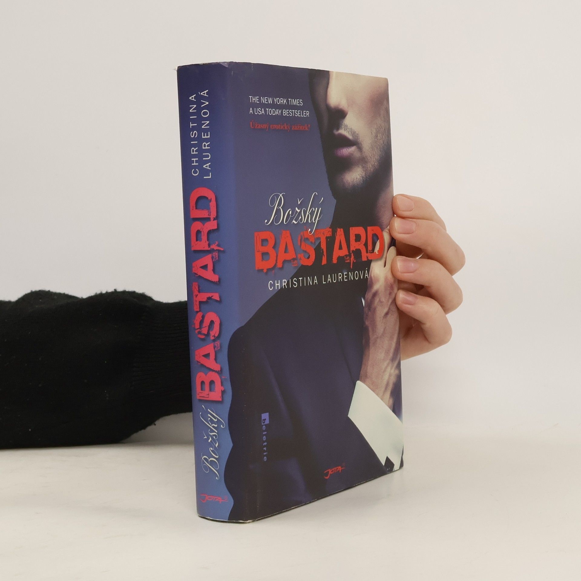Christina Laurenová Božský bastard