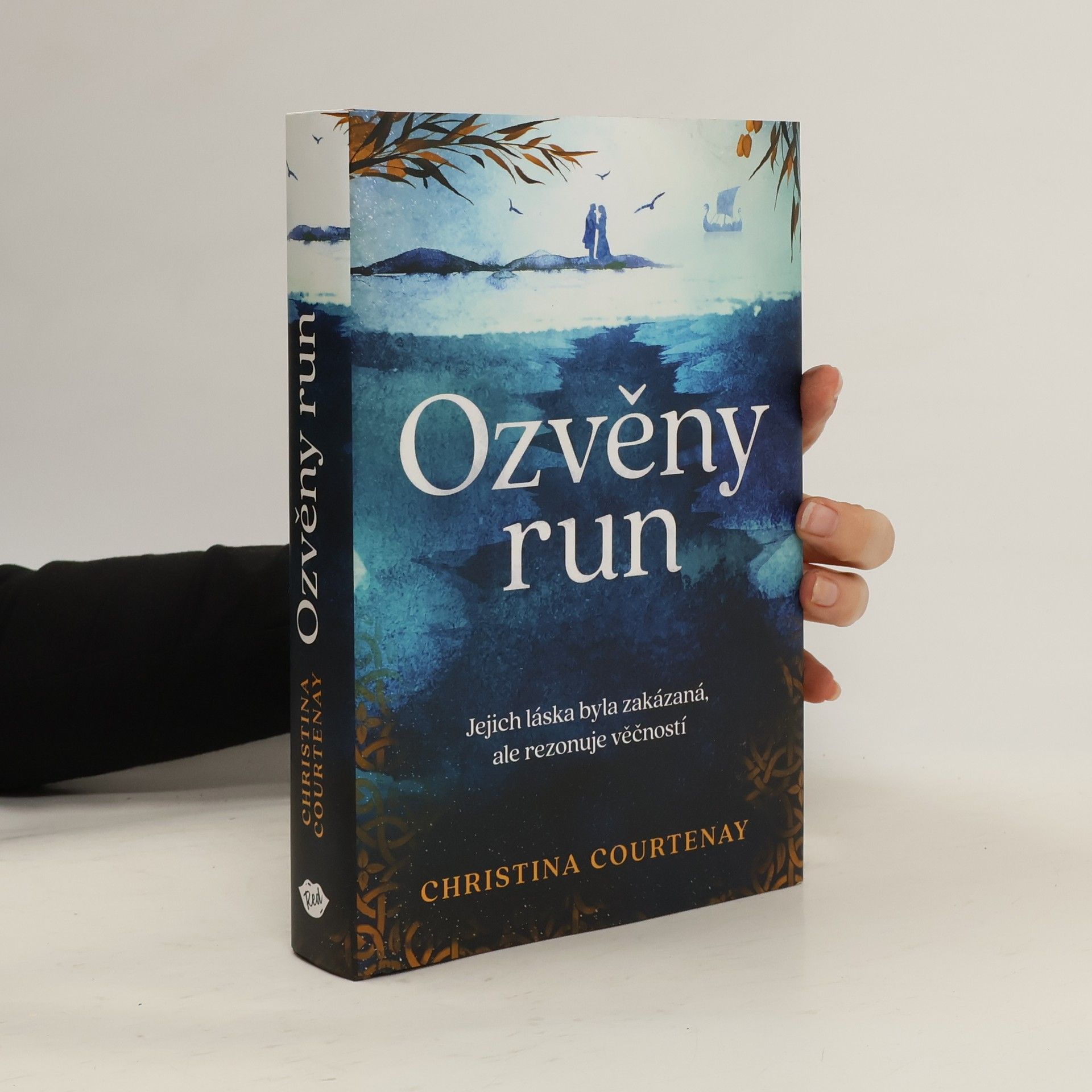 Christina Courtenay Ozvěny run