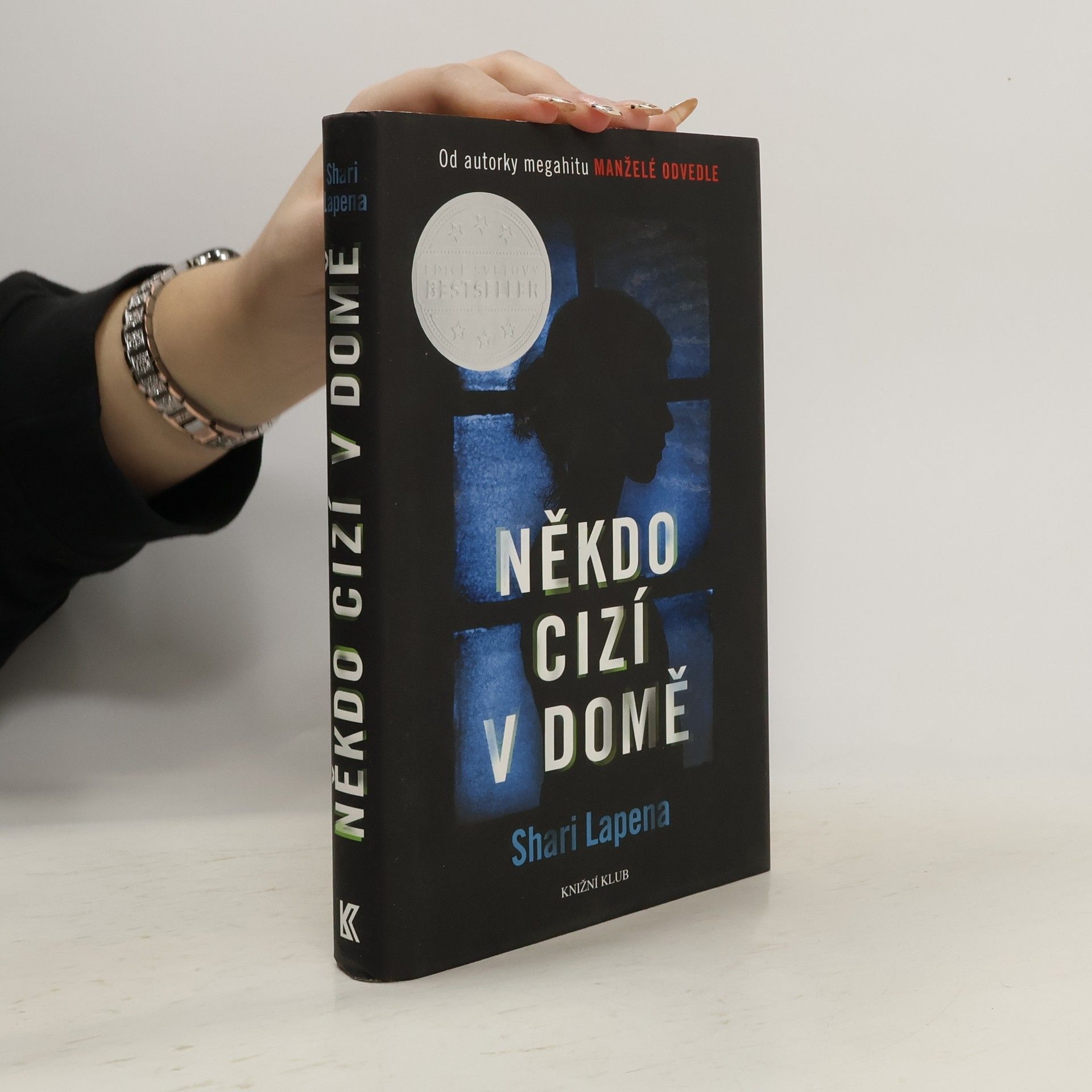 Shari Lapena Někdo cizí v domě