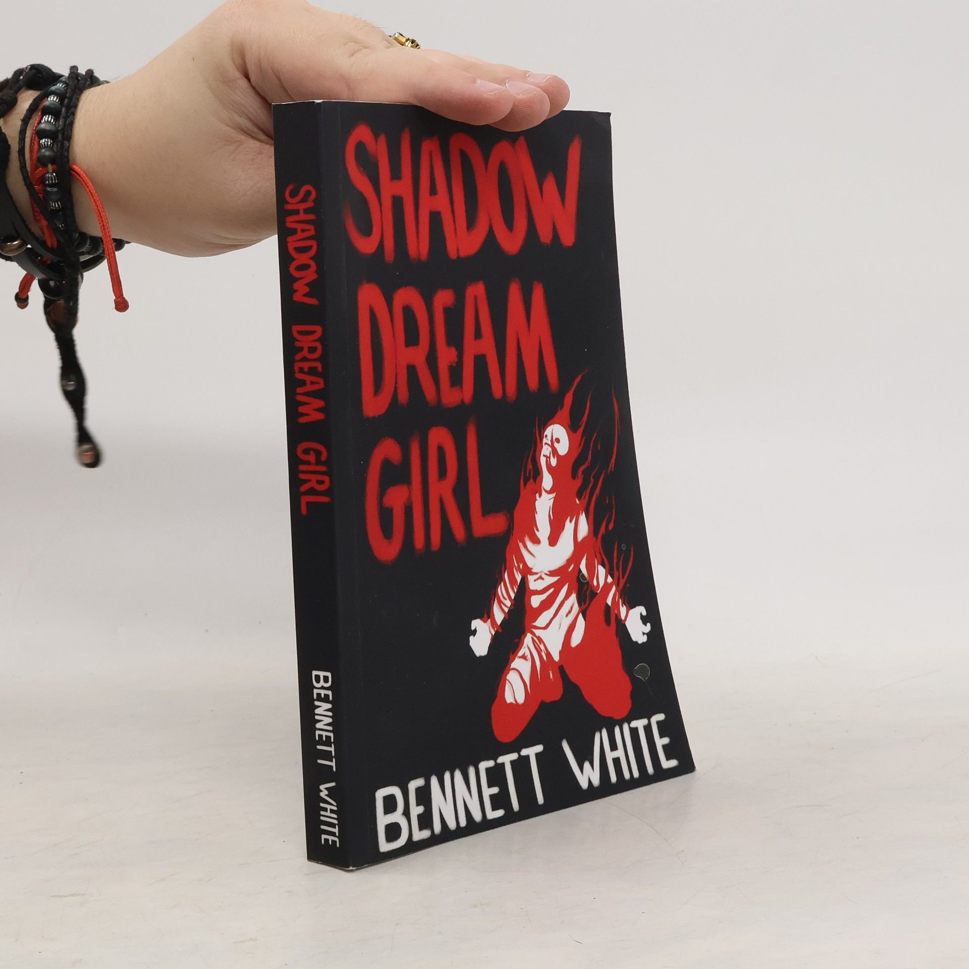 Bennett White Shadow Dream Girl