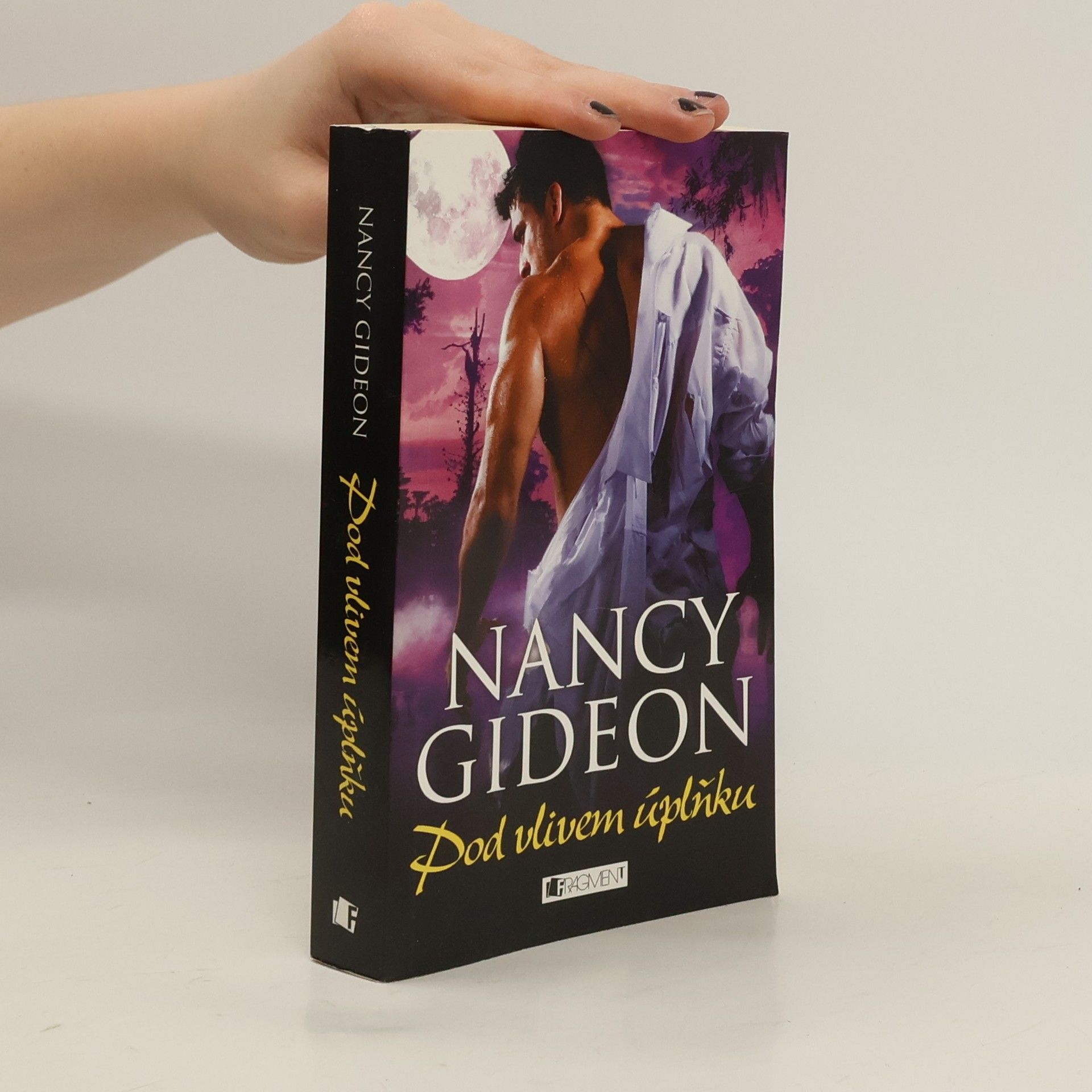 Nancy Gideon Pod vlivem úplňku