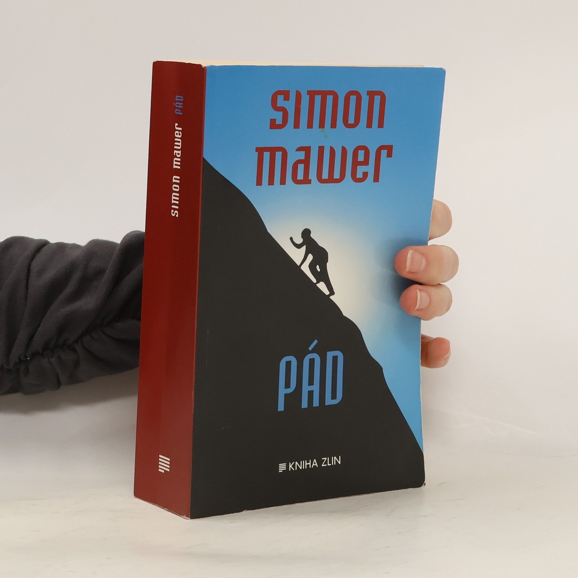 Simon Mawer Pád