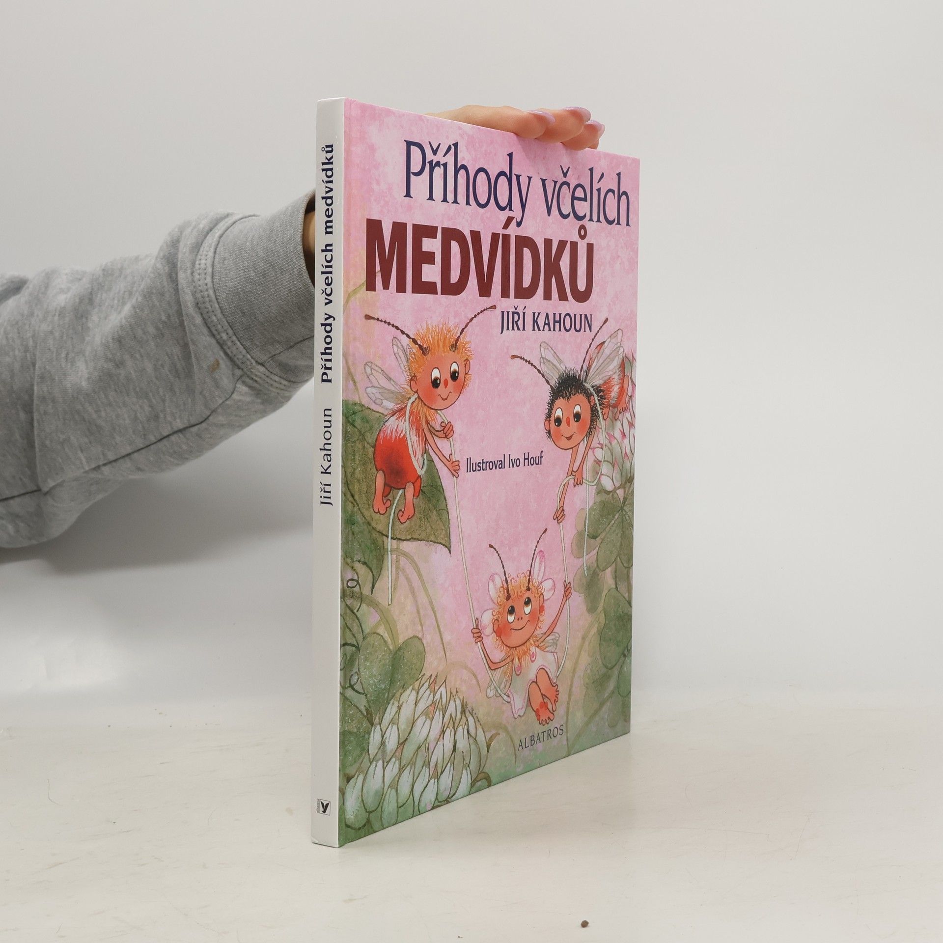 Jiří Kahoun Příhody včelích medvídků