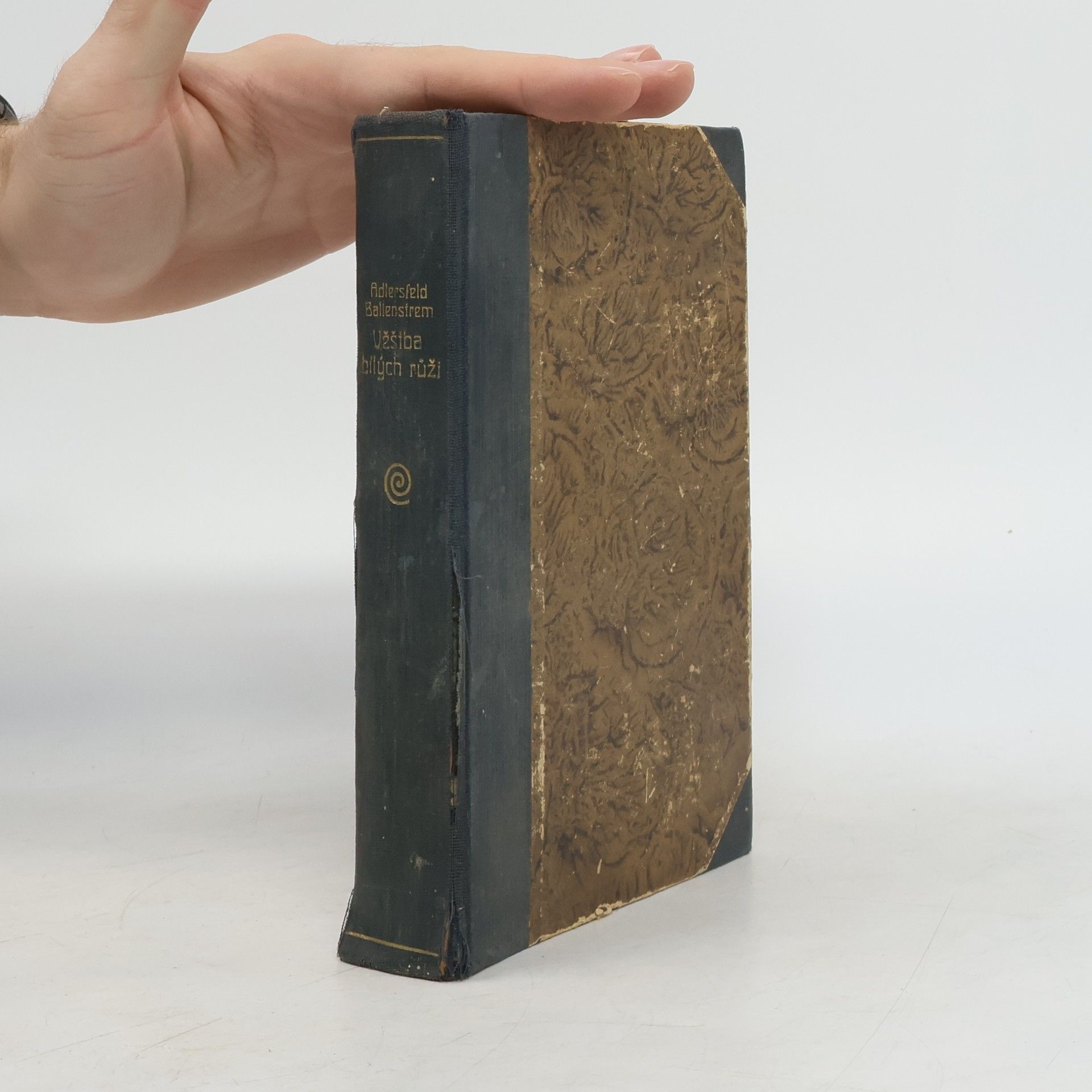 Věštba bílých růží 1. díl