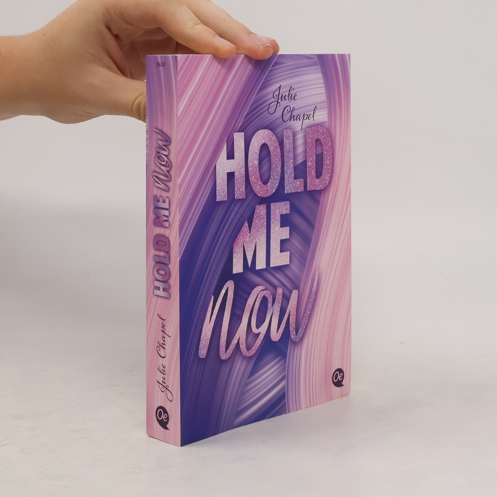 Julie Chapel Hold me now