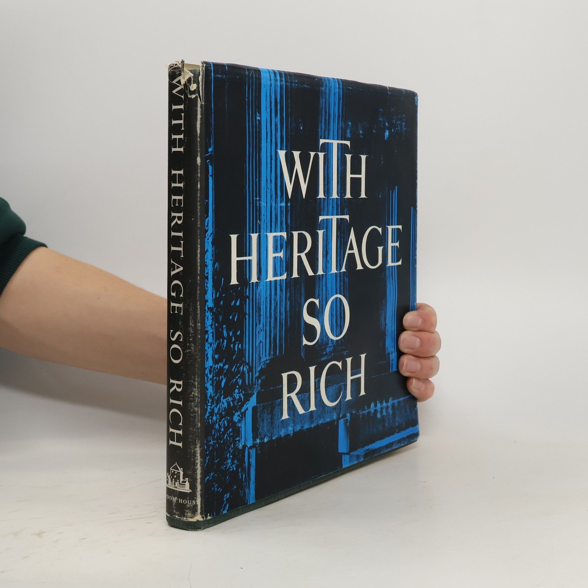 Collectif d'auteurs With Heritage So Rich