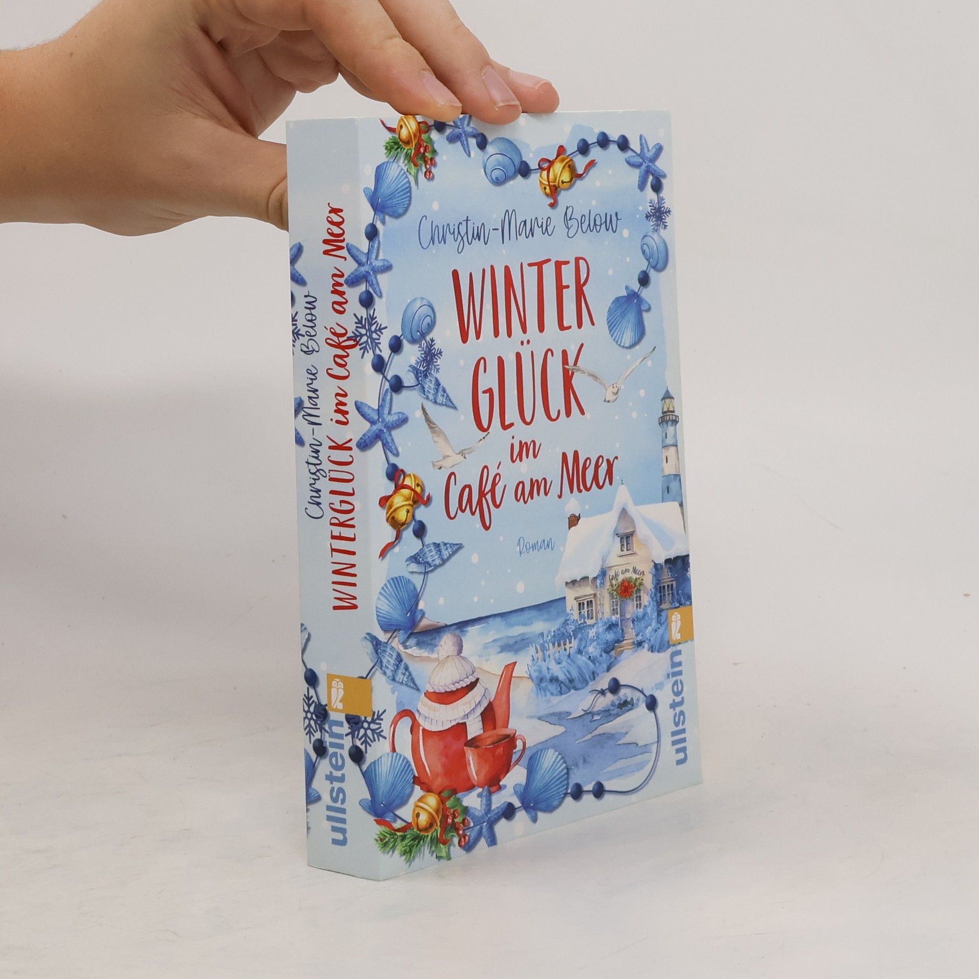 Winterglück im Café am Meer