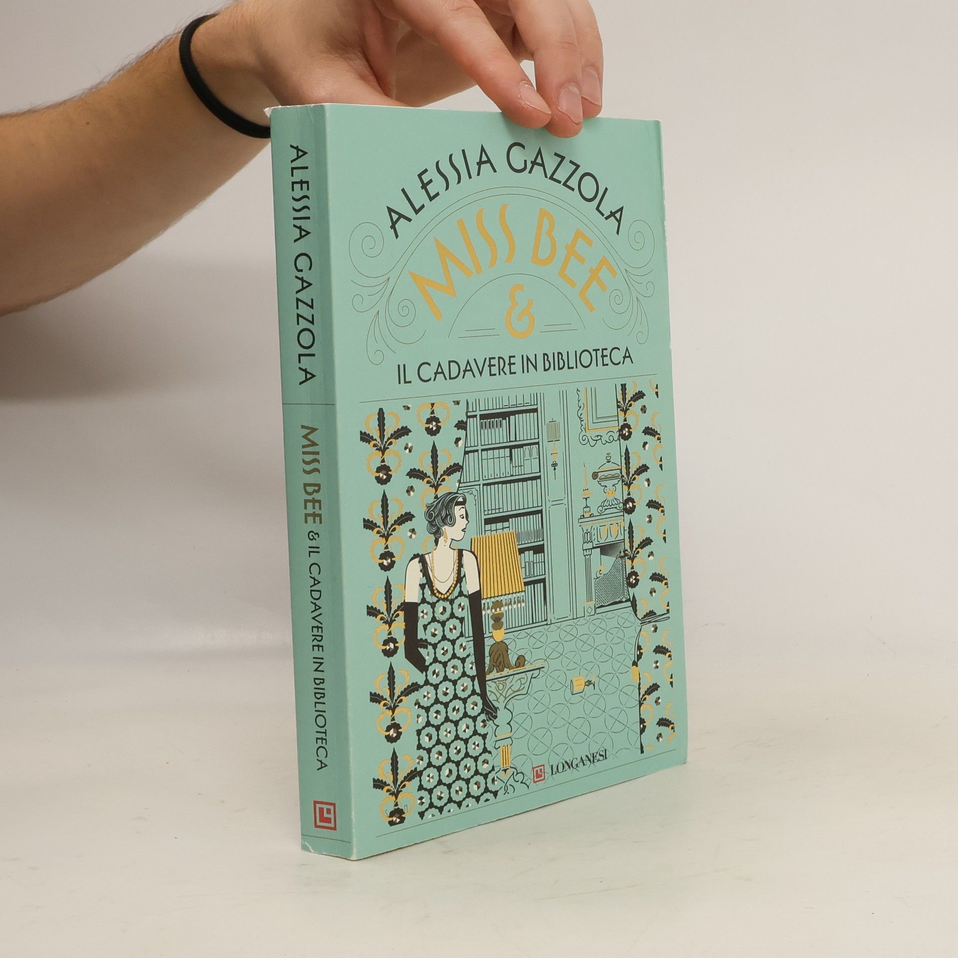 Miss Bee e il cadavere in biblioteca