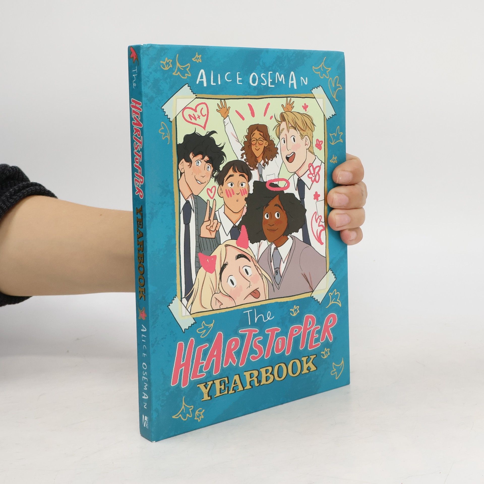 Alice Oseman The Heartstopper yearbook