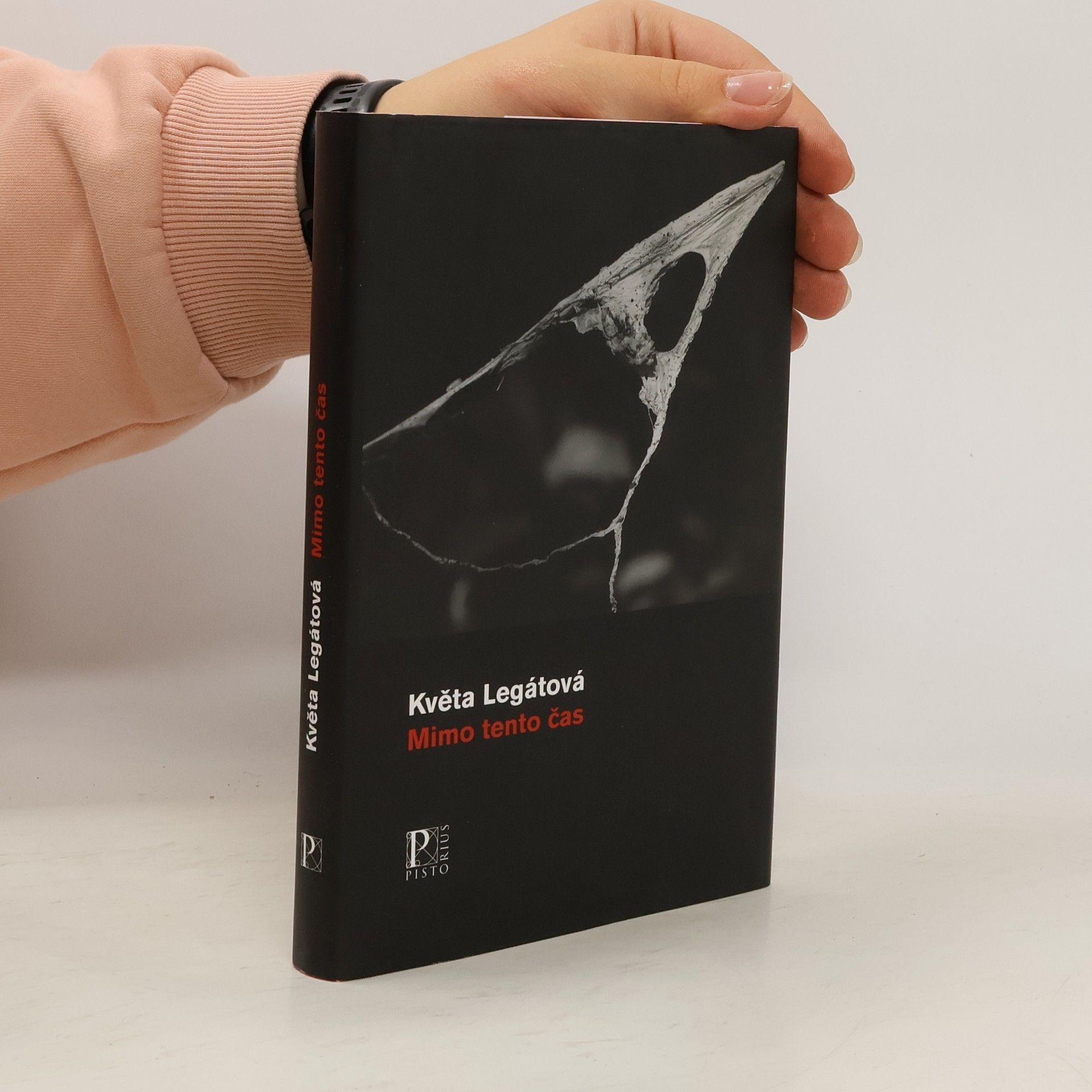 Květa Legátová Mimo tento čas
