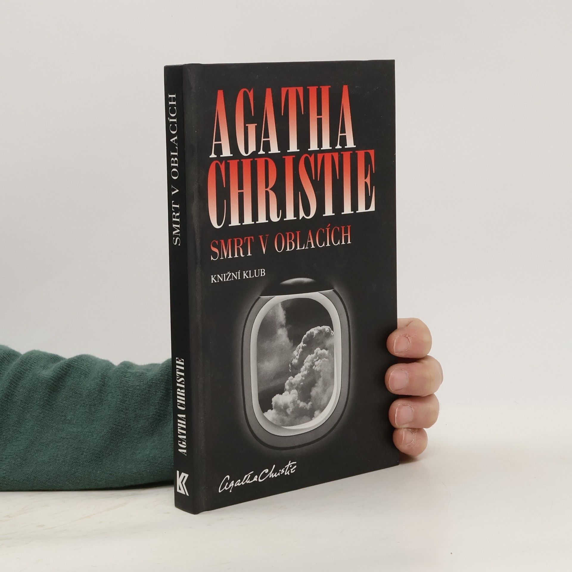 Agatha Christie Smrt v oblacích