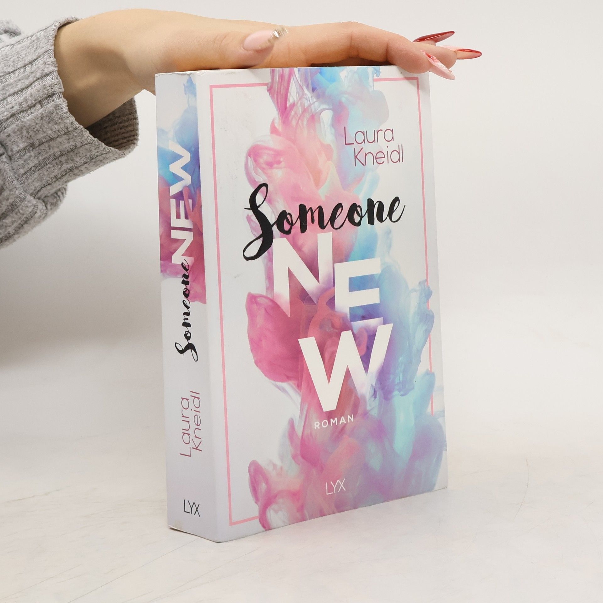 Laura Kneidl Someone New