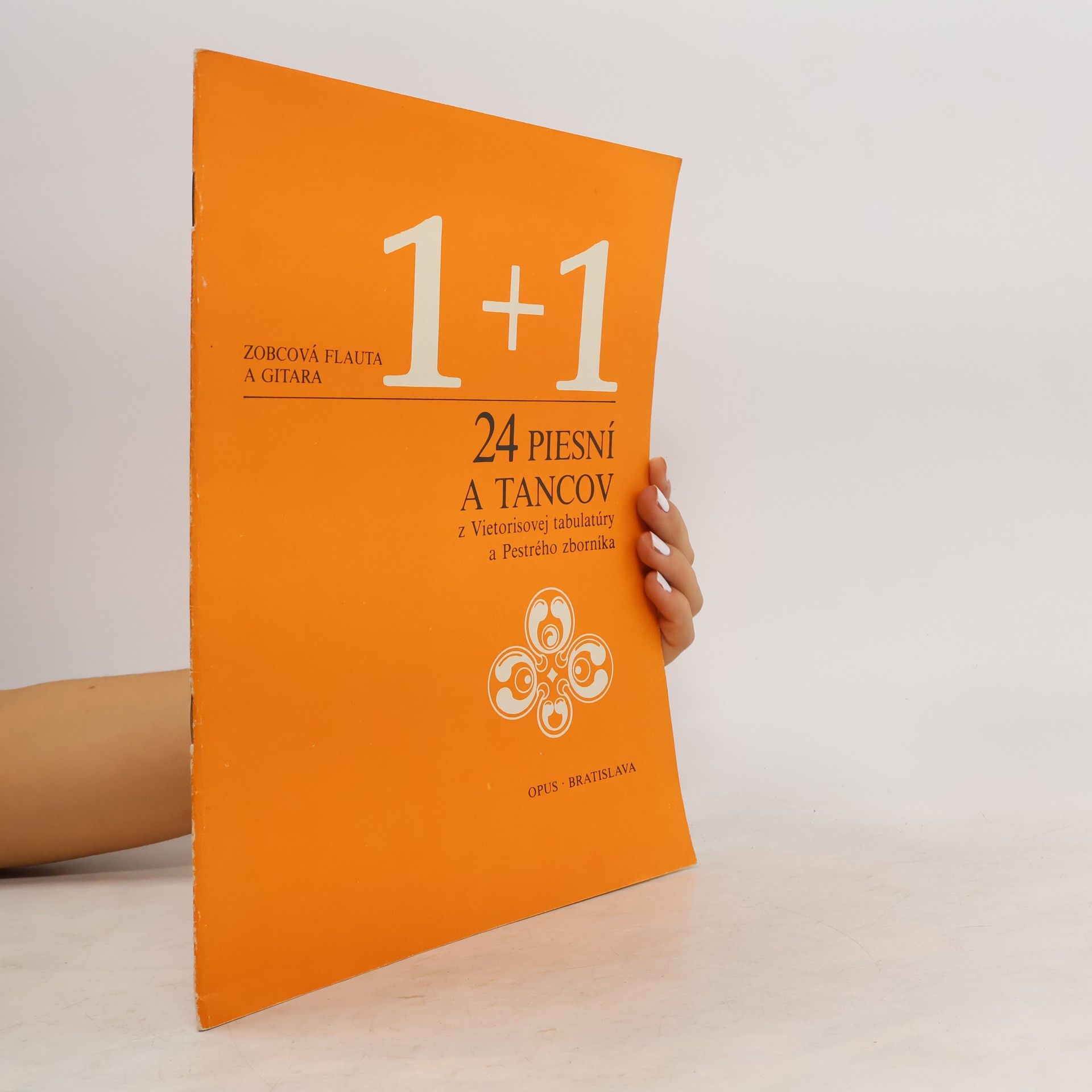 Auteurscollectief 1+1: 24 piesní a tancov