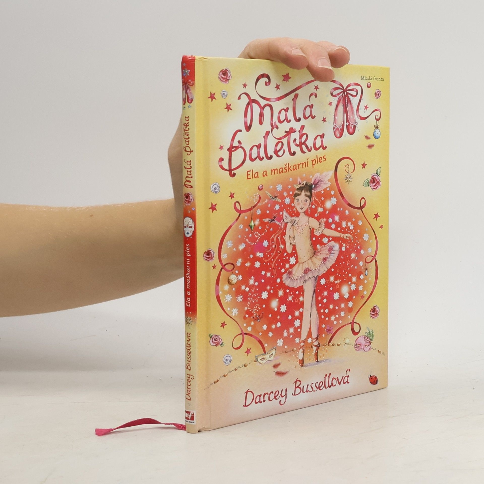 Malá baletka. Ela a maškarní ples