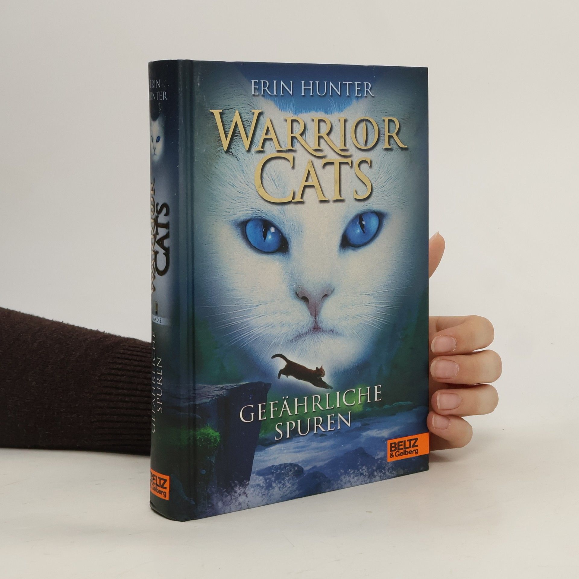 Erin Hunter Warrior Cats. Gefährliche Spuren