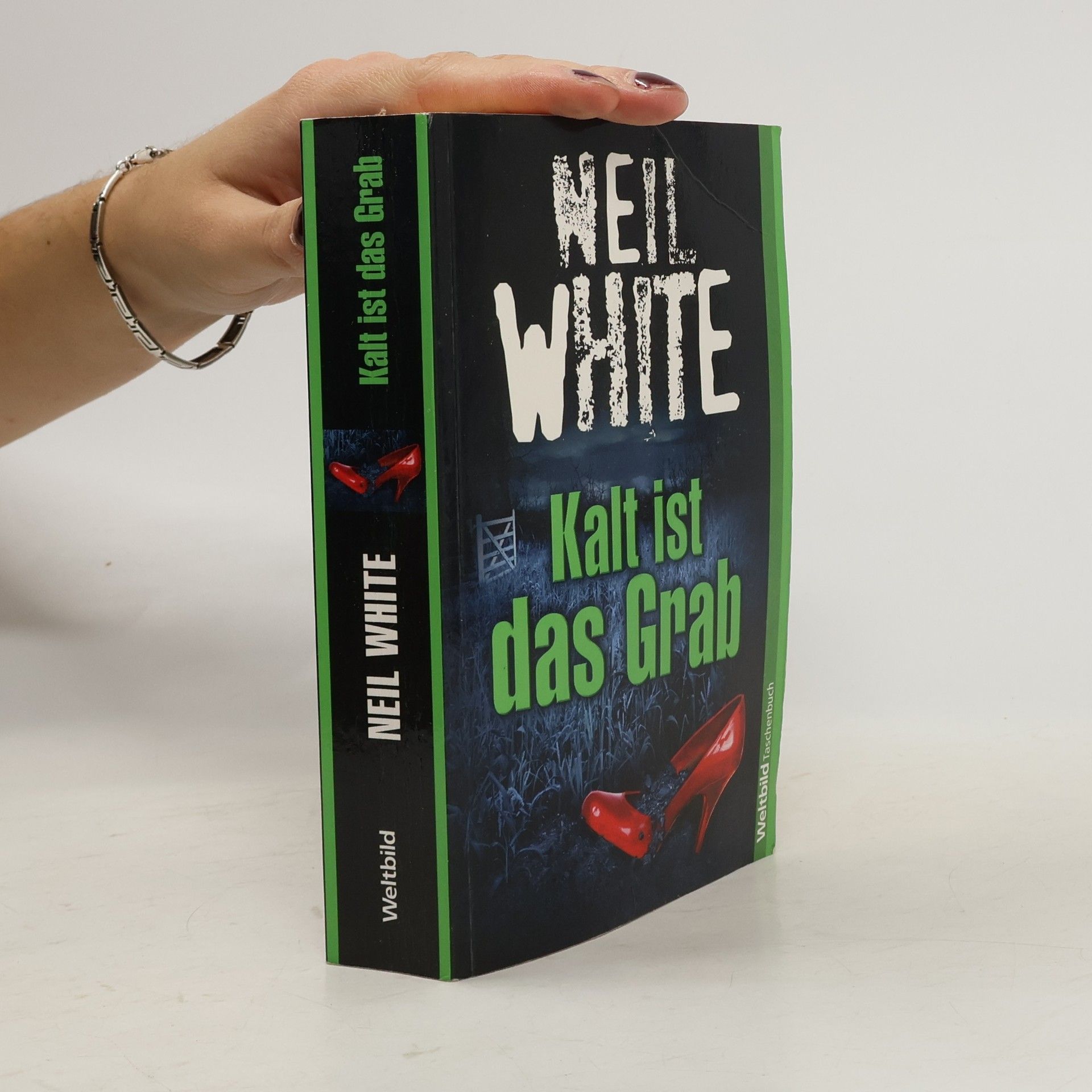 Neil White Kalt ist das Grab
